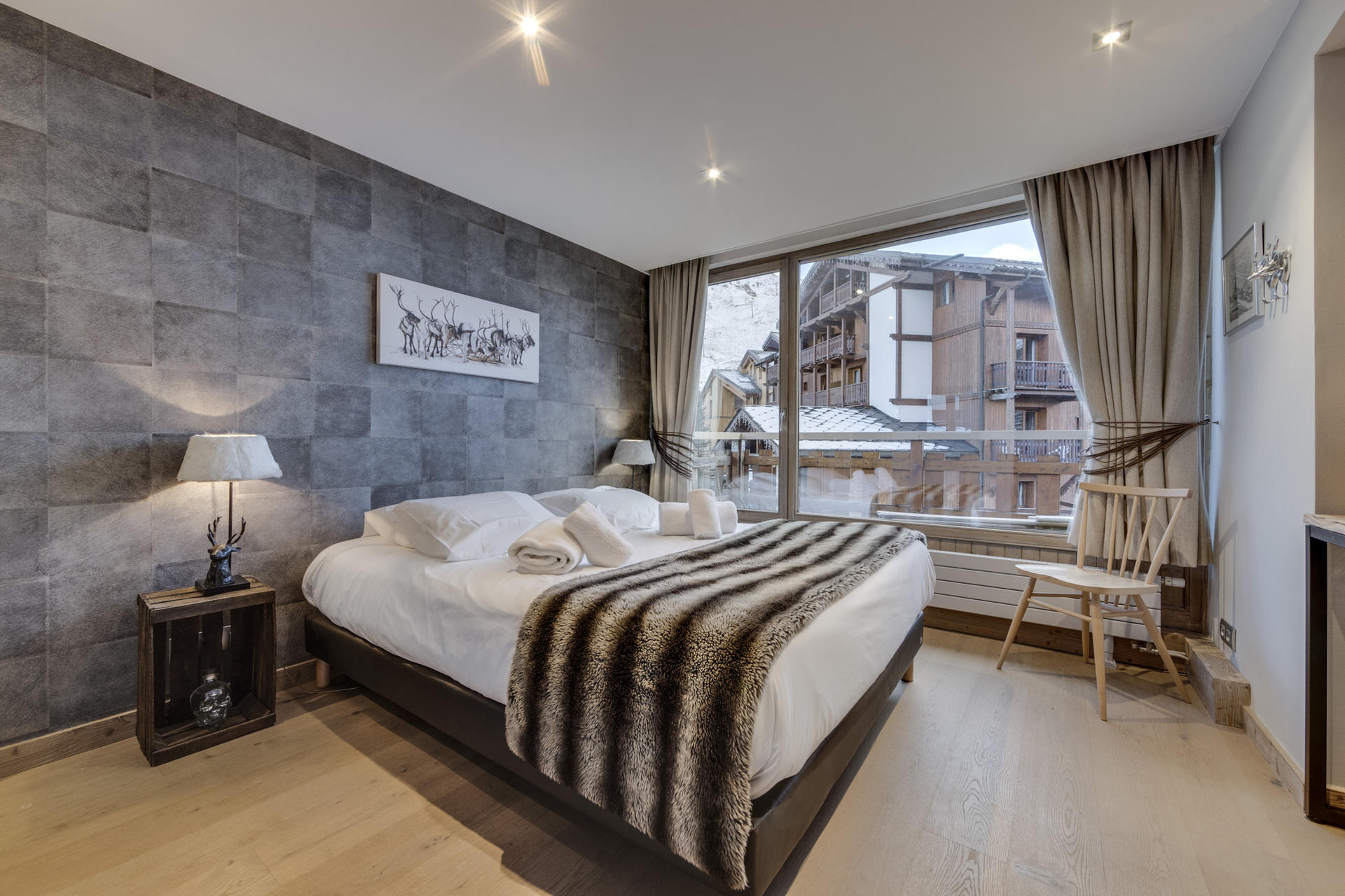 _lv_images__lot_0074061616_05_1447116