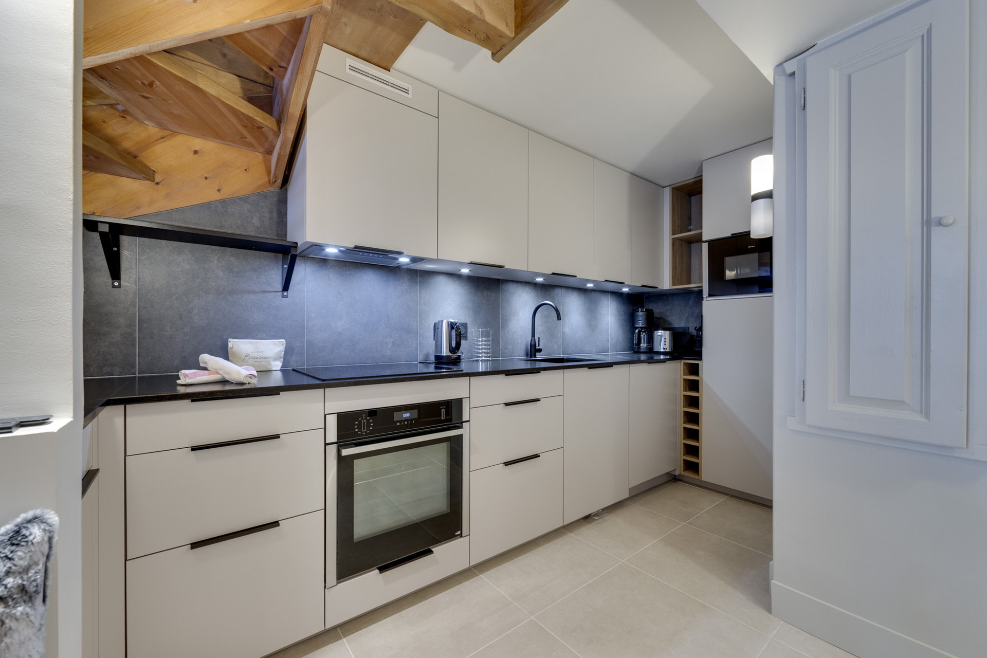 _lv_images__lot_0074061685_05_1447336