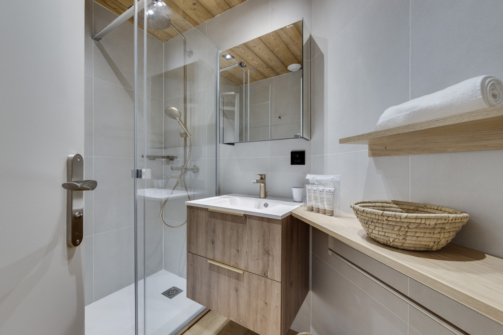 _lv_images__lot_0074061710_08_1447001