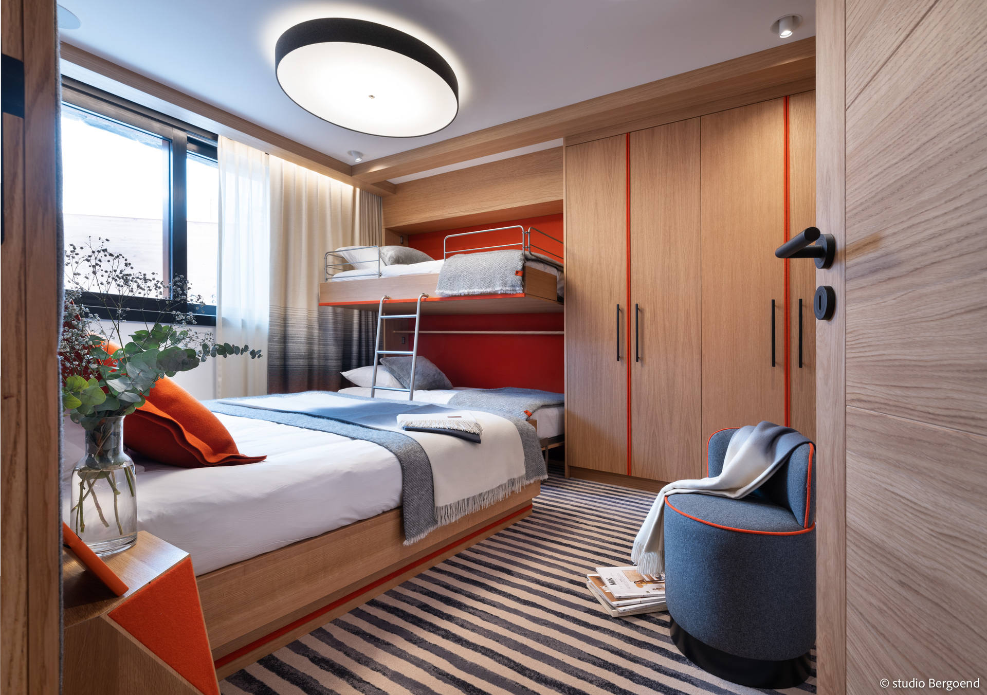 _lv_images__lot_0074061806_09_1342851