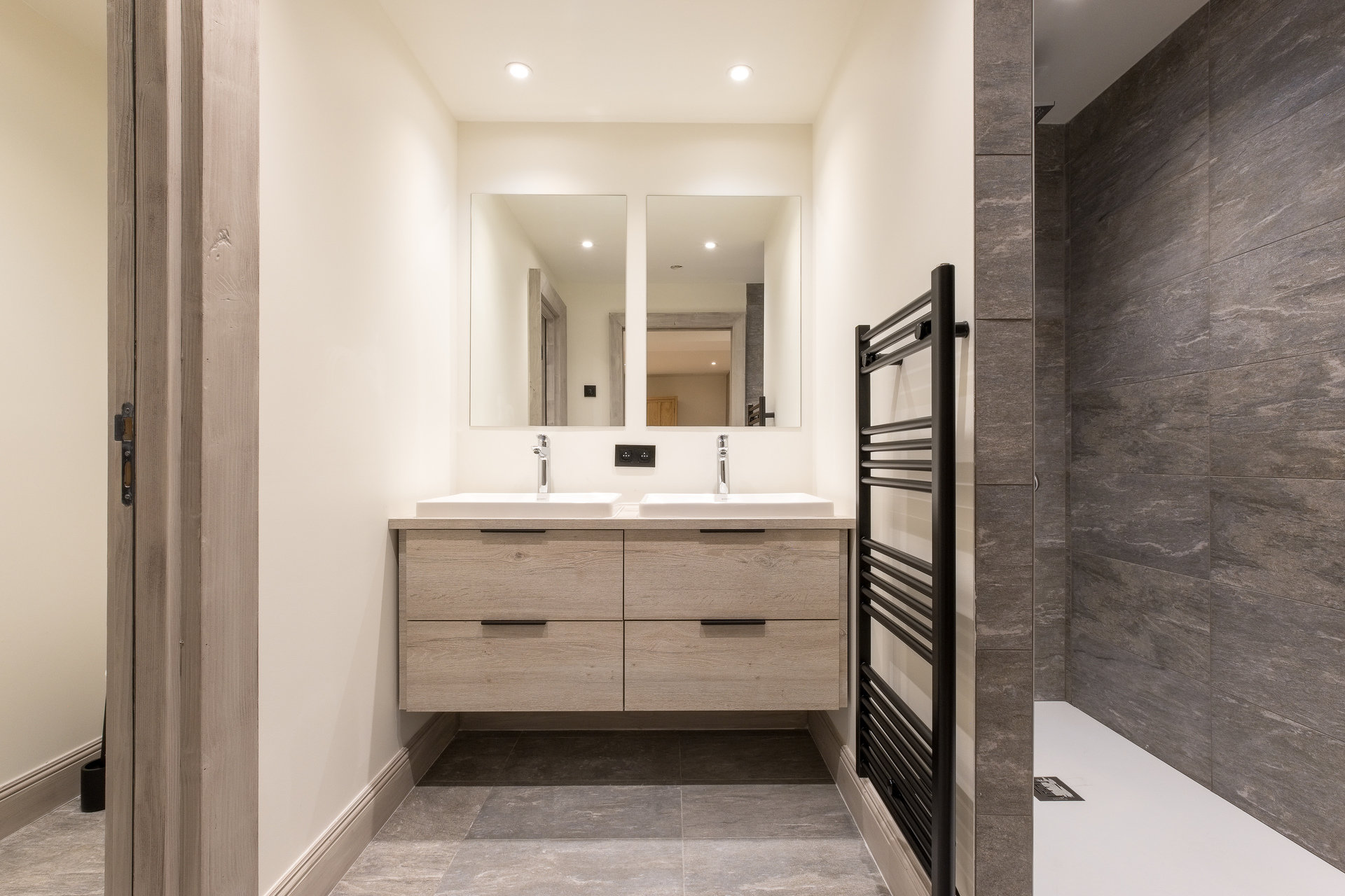 _lv_images__lot_0074061818_03_1448129