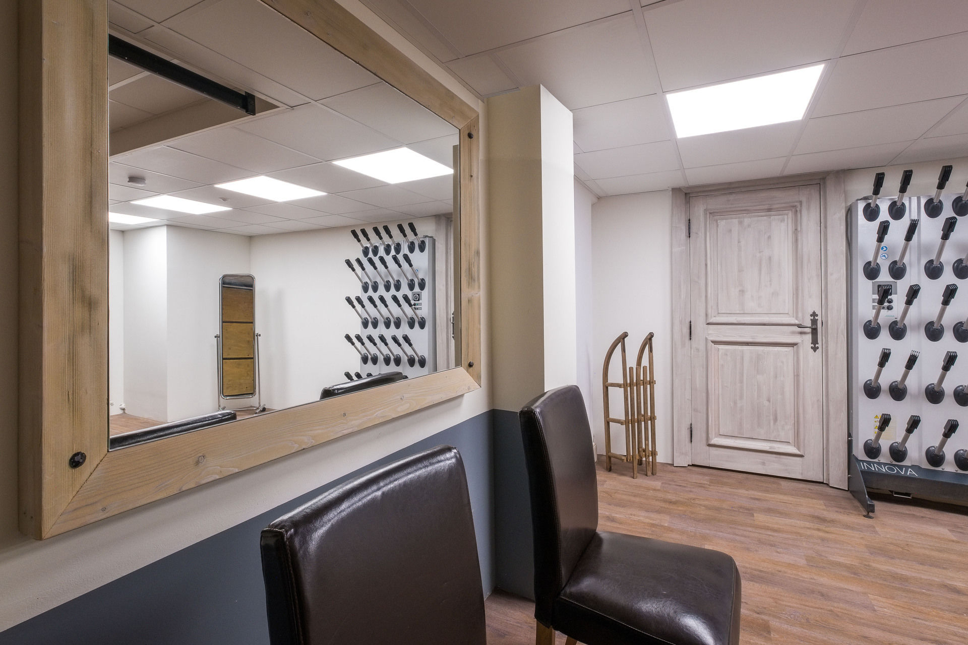 _lv_images__lot_0074061818_11_1448137