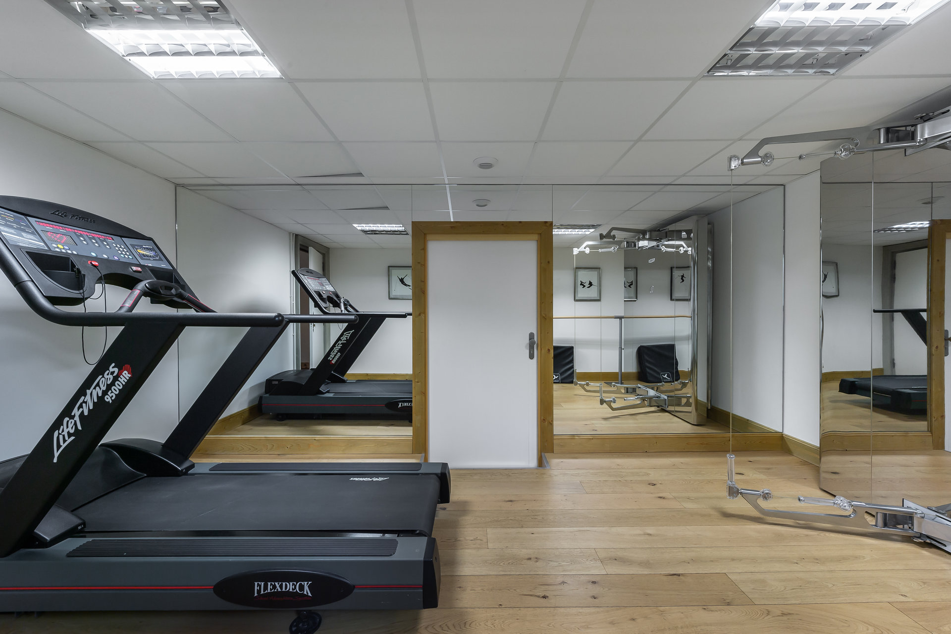 _lv_images__lot_0074061818_16_1448142