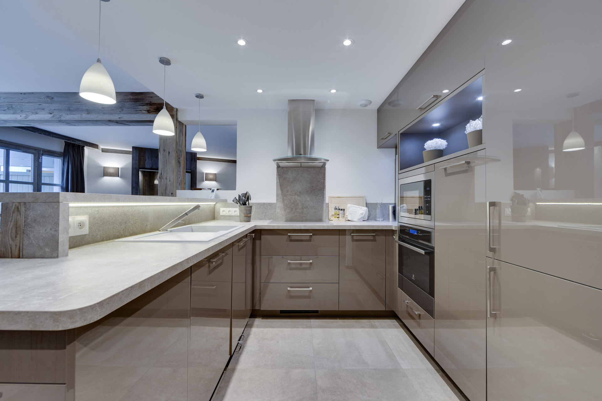 _lv_images__lot_0074061838_04_1447760