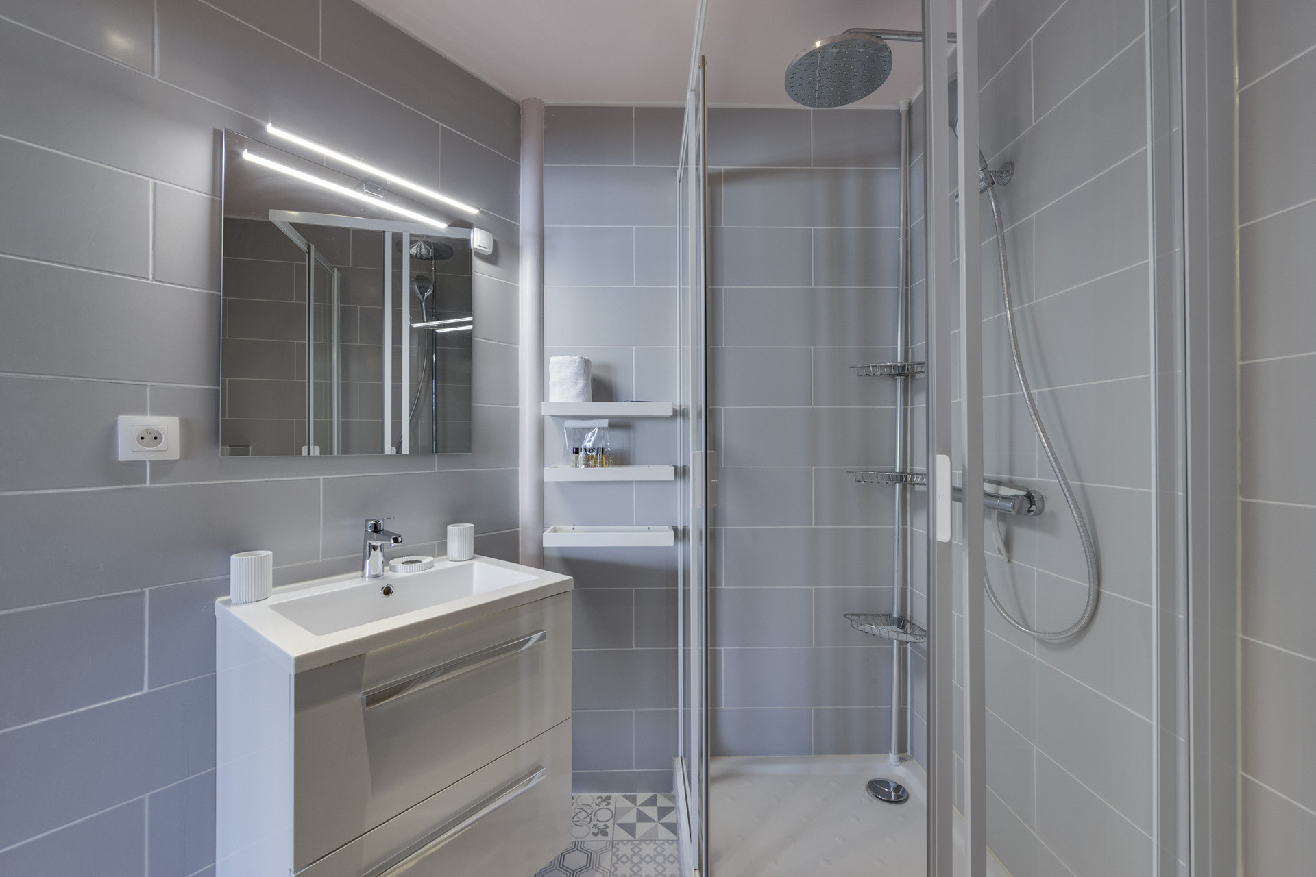 _lv_images__lot_0074061846_06_1447407