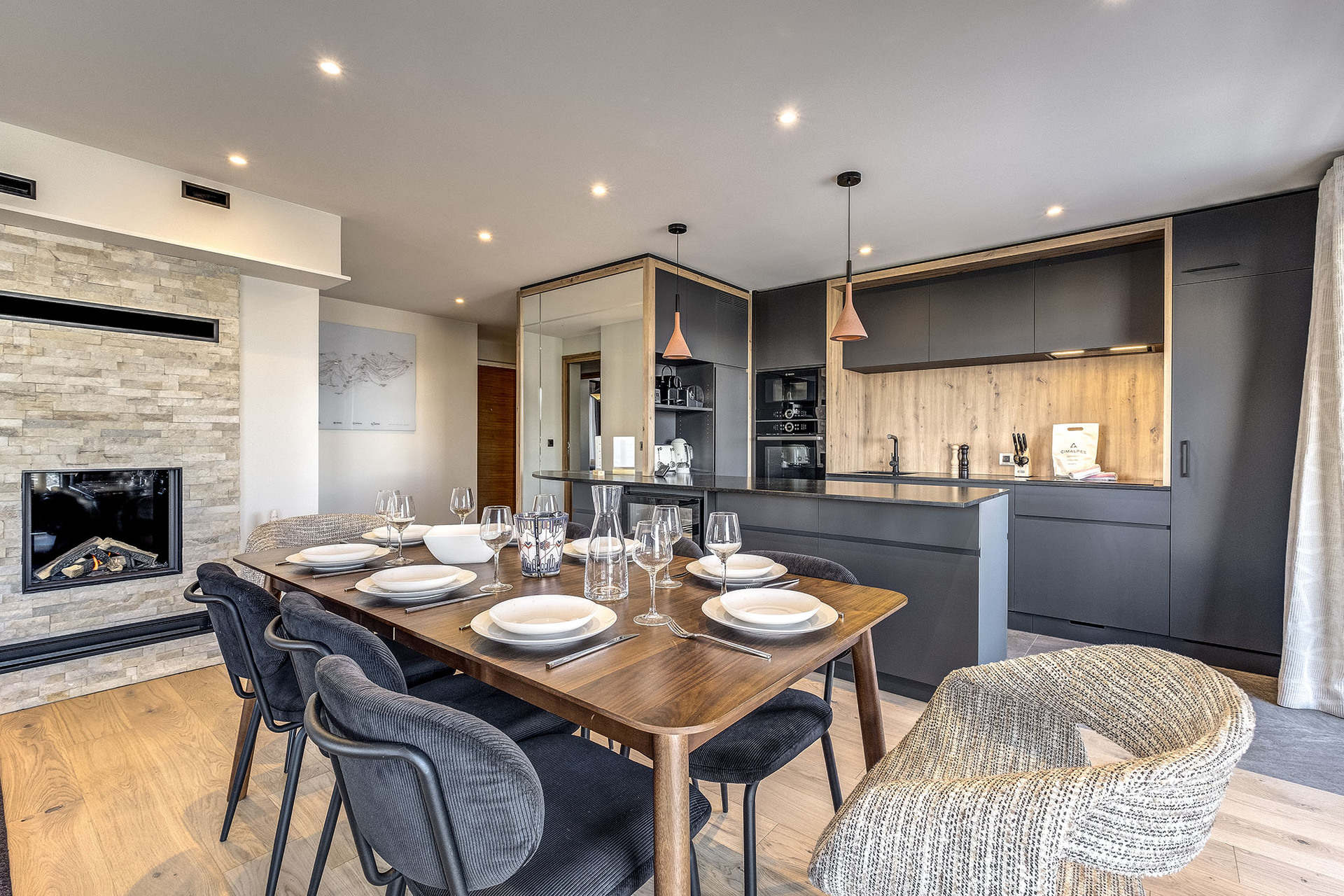 _lv_images__lot_0074061856_03_1445277