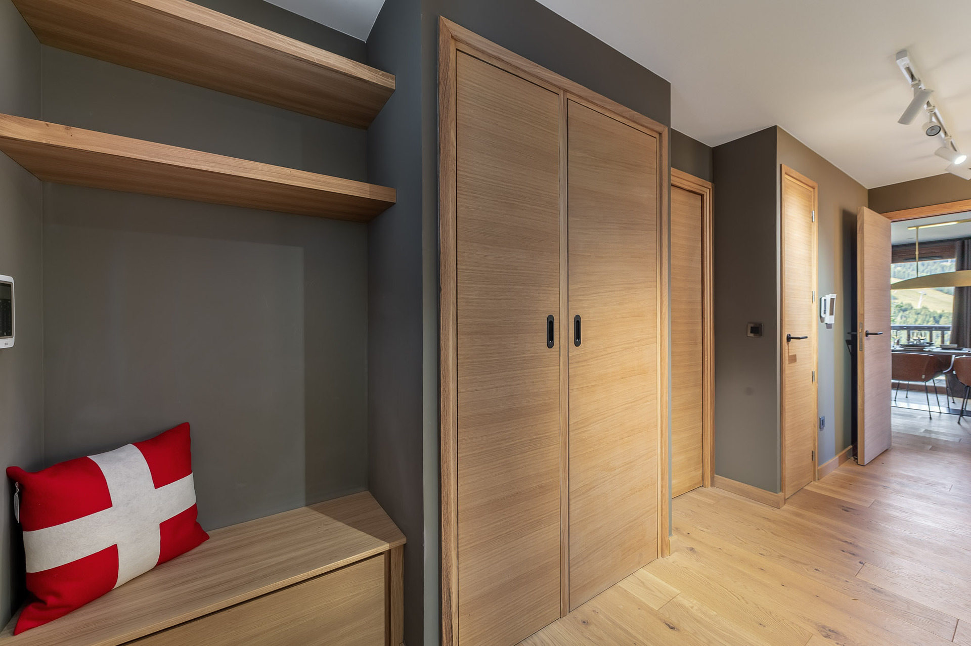 _lv_images__lot_0074061865_16_1445360