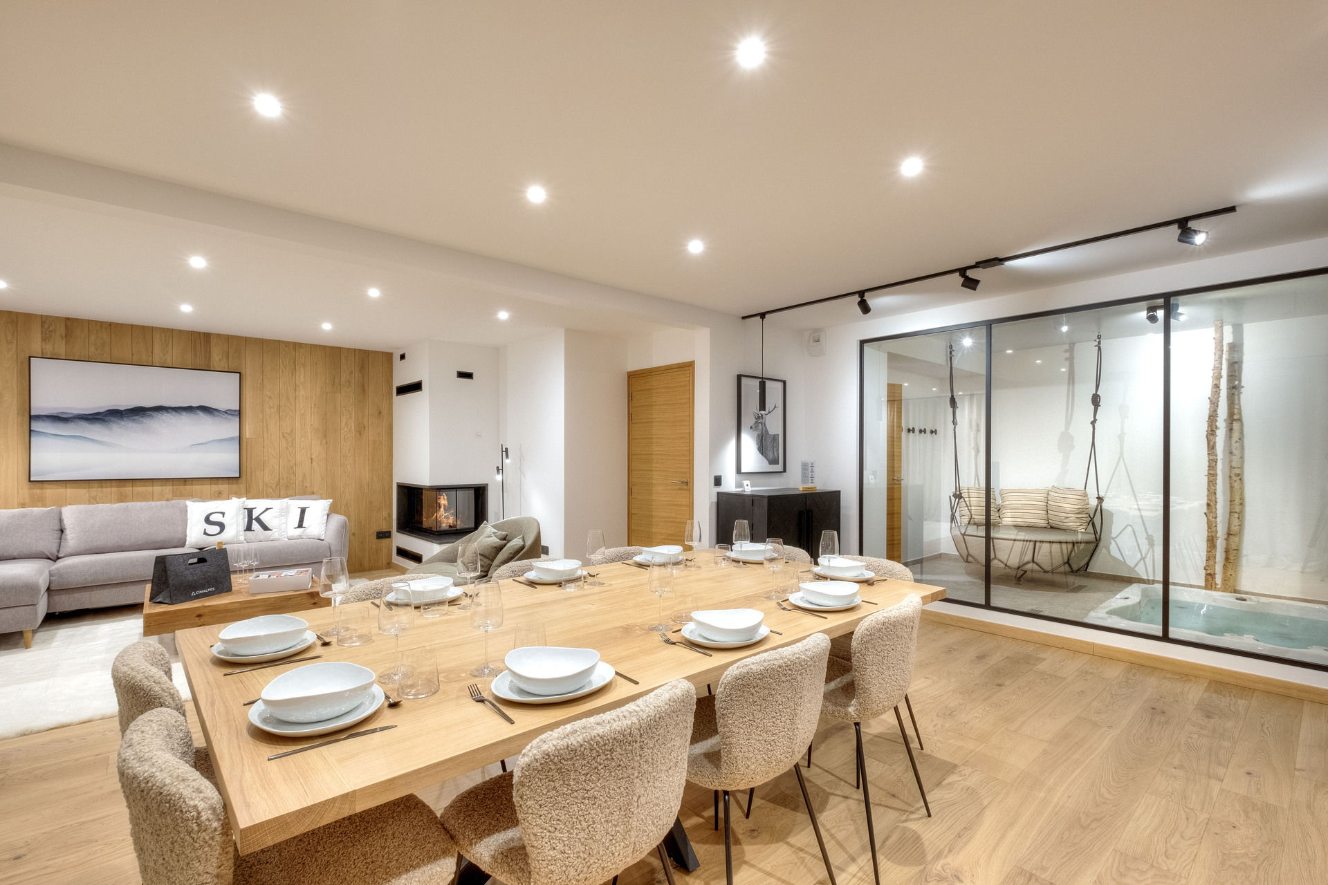 _lv_images__lot_0074061880_03_1445148