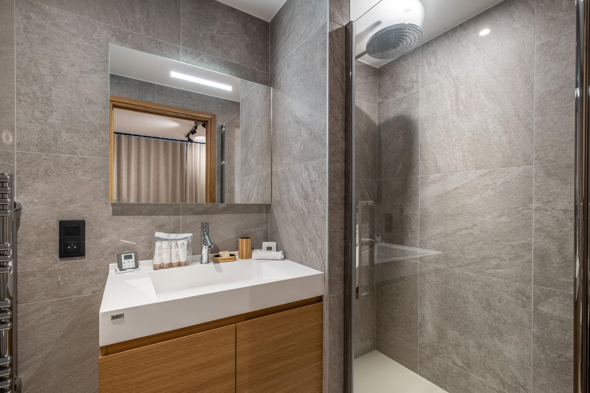 _lv_images__lot_0074061880_13_1445158