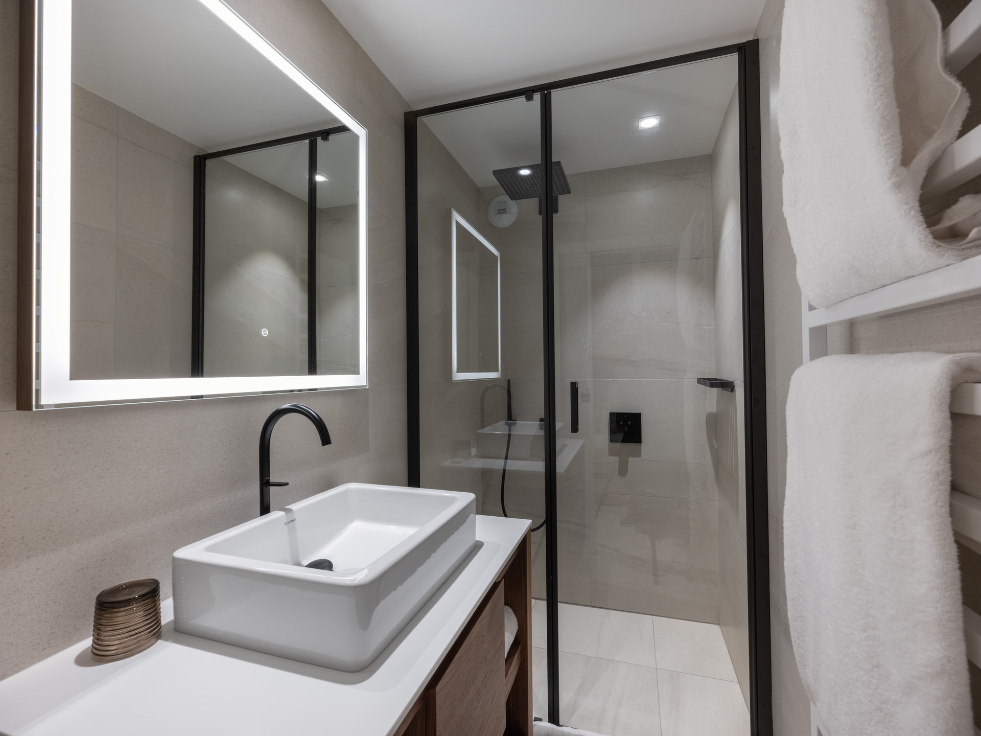 _lv_images__lot_0074061885_07_1448502