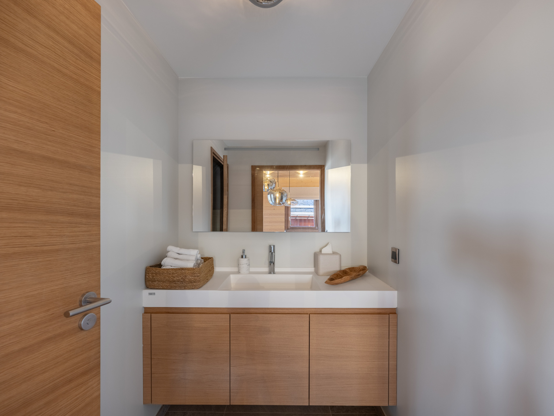 _lv_images__lot_0074061892_14_1445038