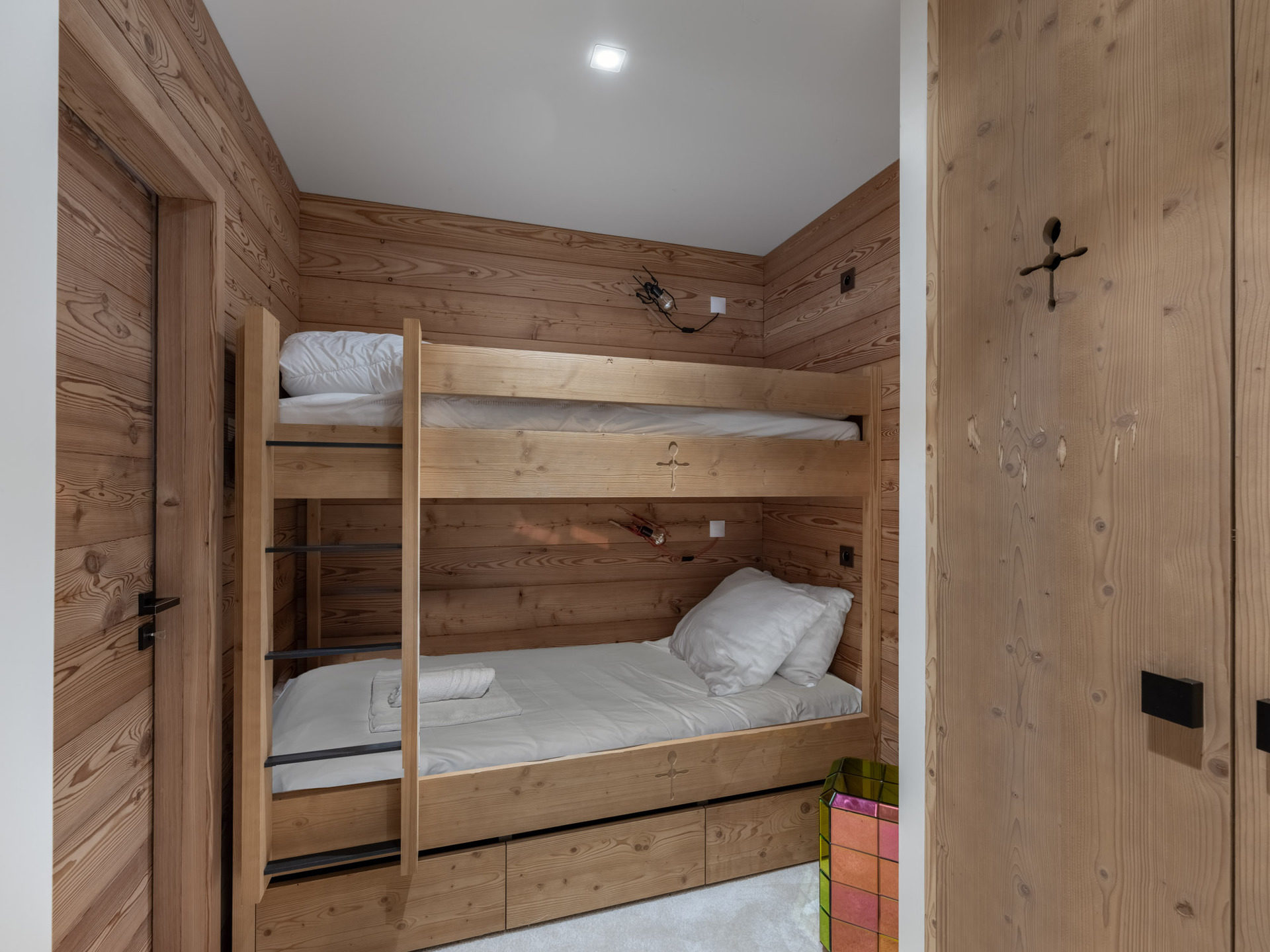 _lv_images__lot_0074061905_07_1448991