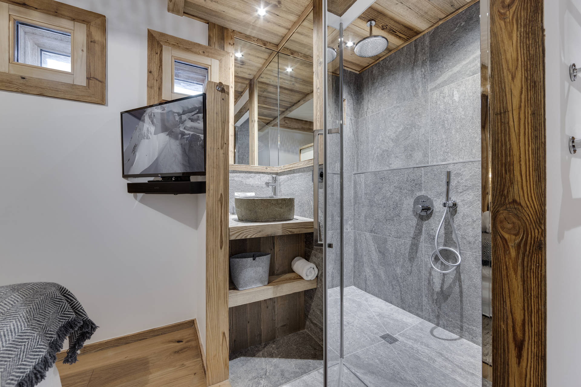 _lv_images__lot_0074061915_11_1446407