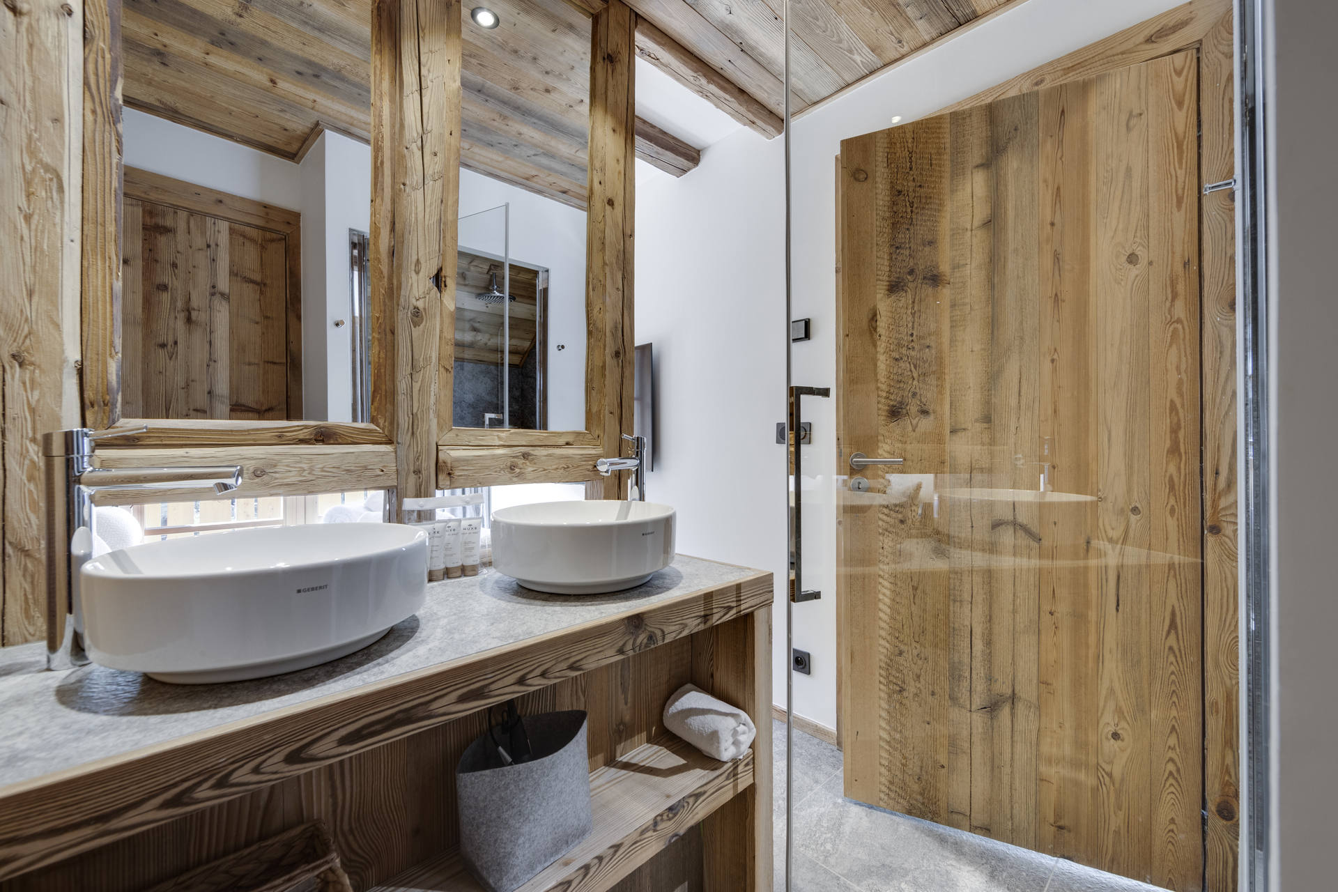 _lv_images__lot_0074061915_16_1446412