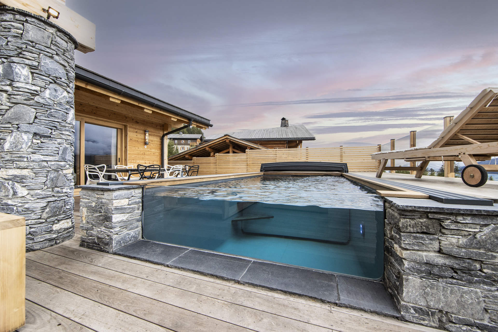 _lv_images__lot_0074061957_03_1362409