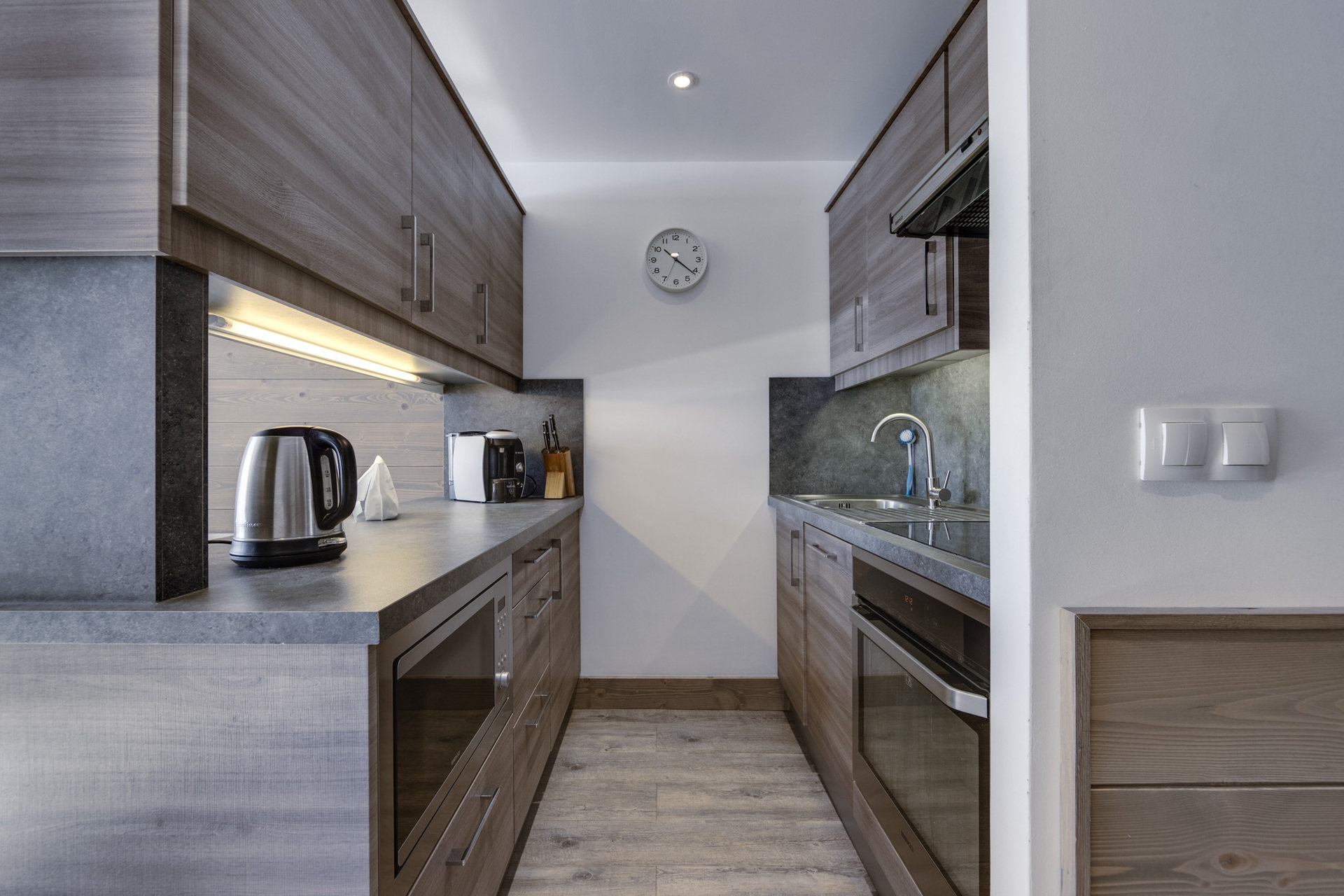 _lv_images__lot_0074061997_04_1447639