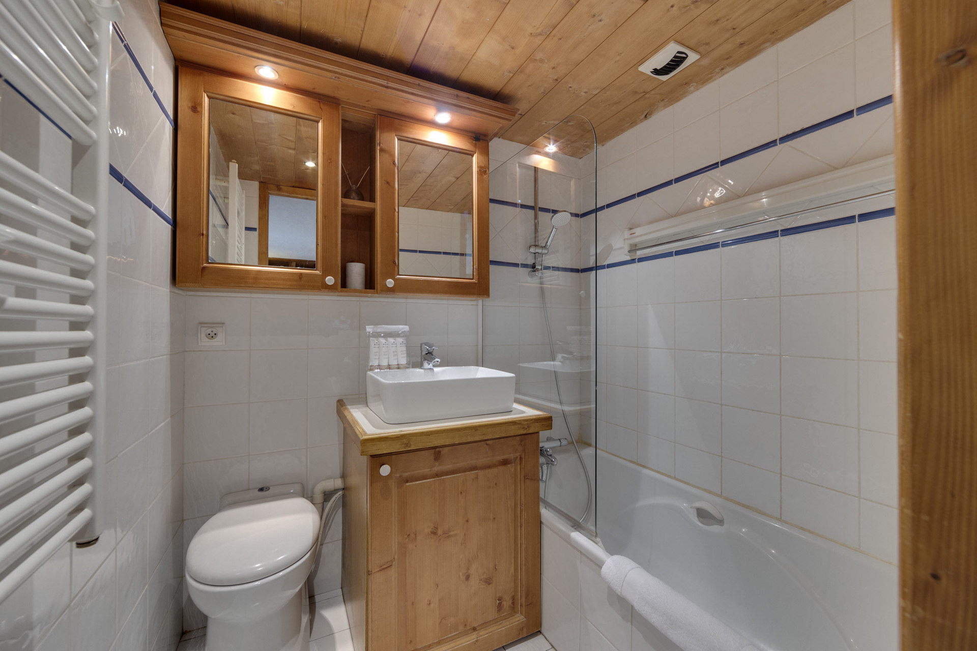 _lv_images__lot_0075230318_12_1447320