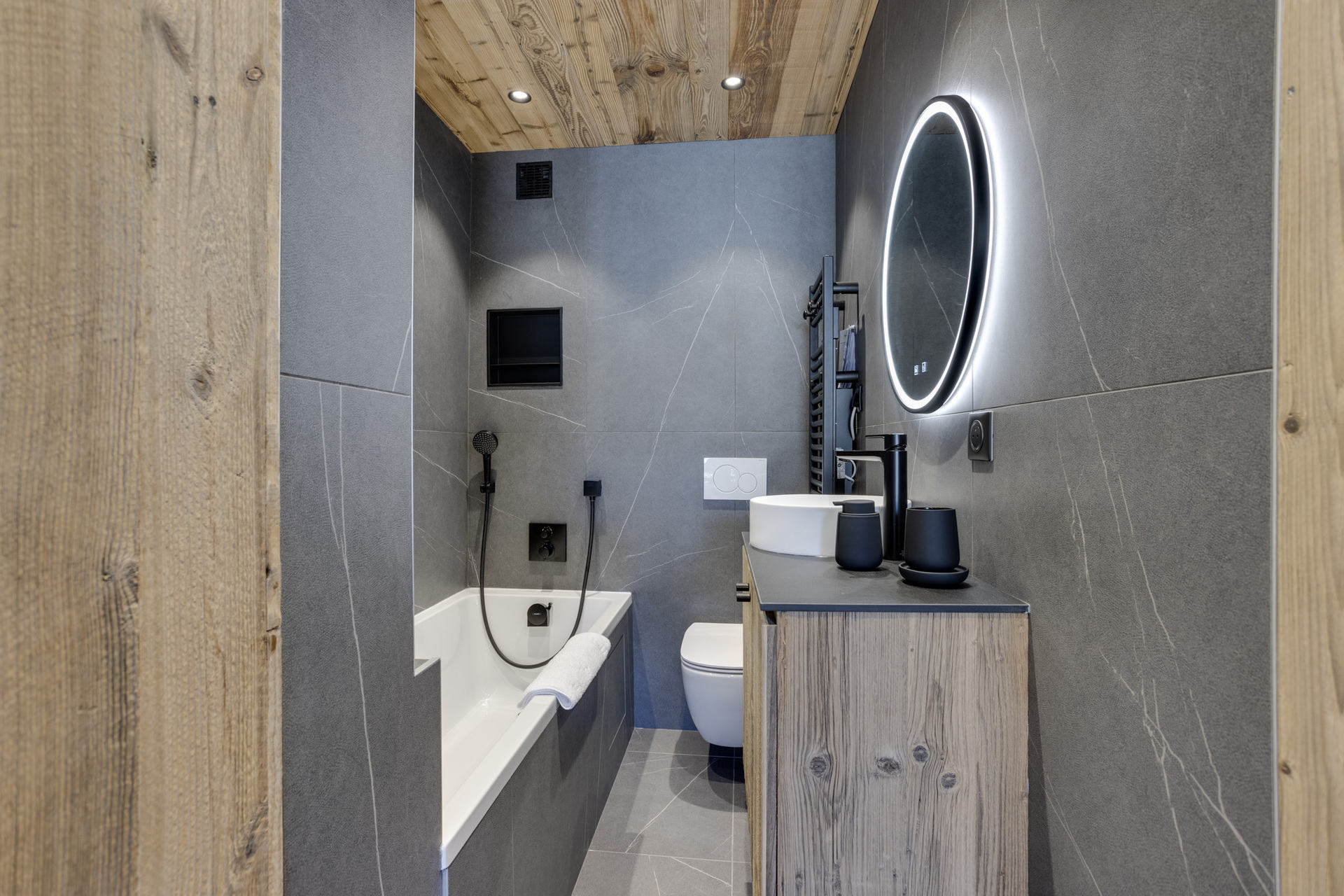 _lv_images__lot_0075553775_06_1446298