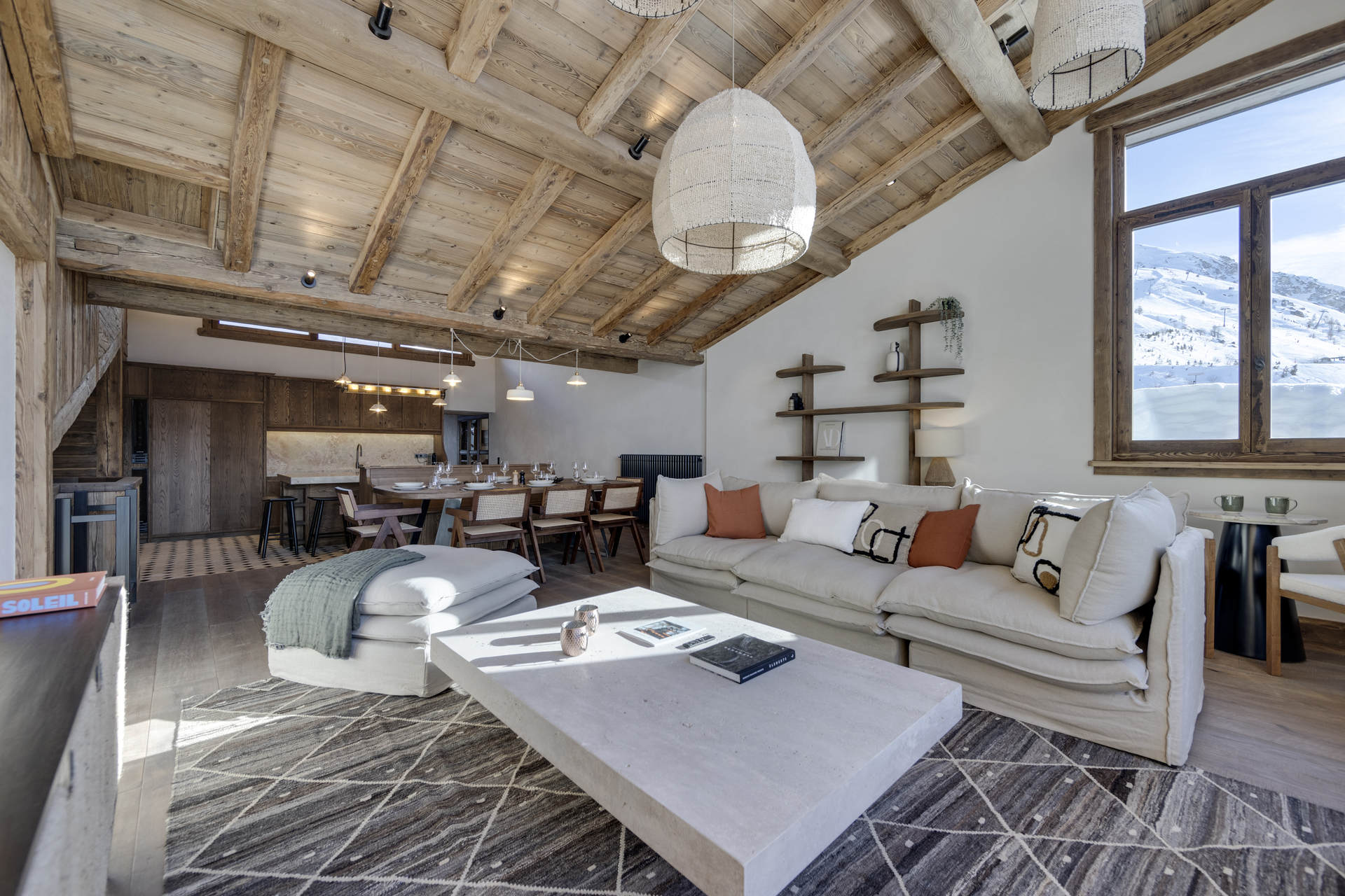 _lv_images__lot_0075553778_01_172388