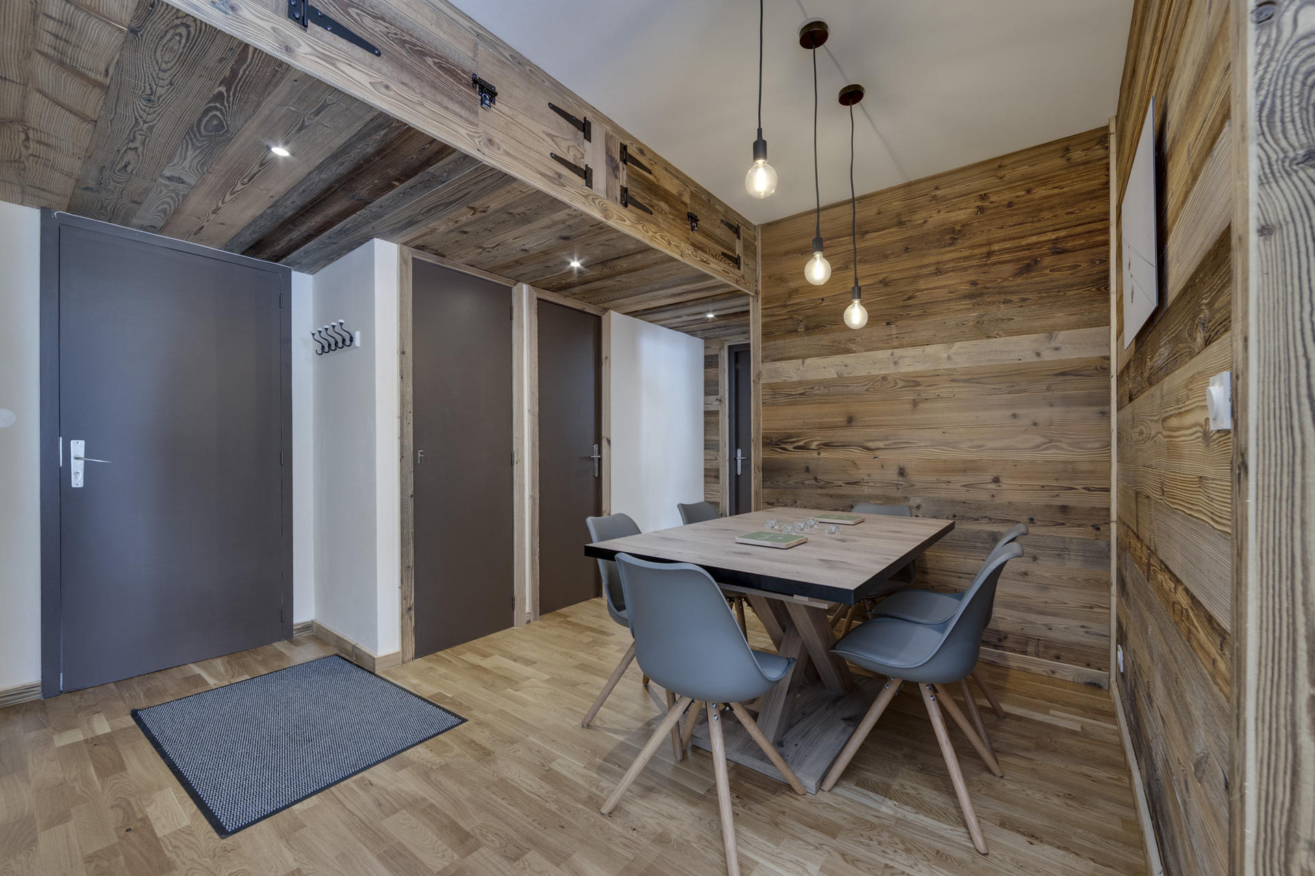 _lv_images__lot_0075553797_05_1447300