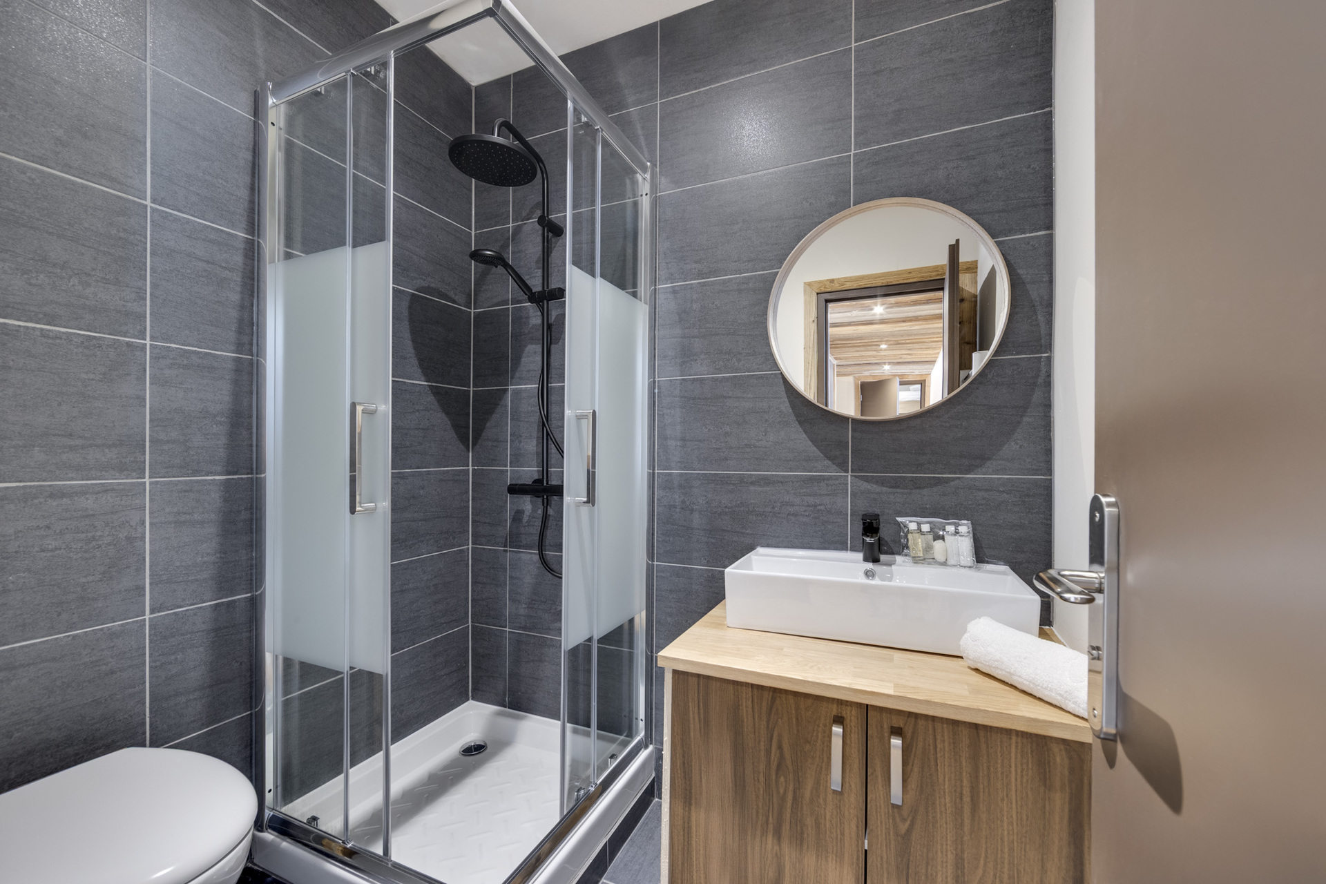 _lv_images__lot_0075553797_11_1447306