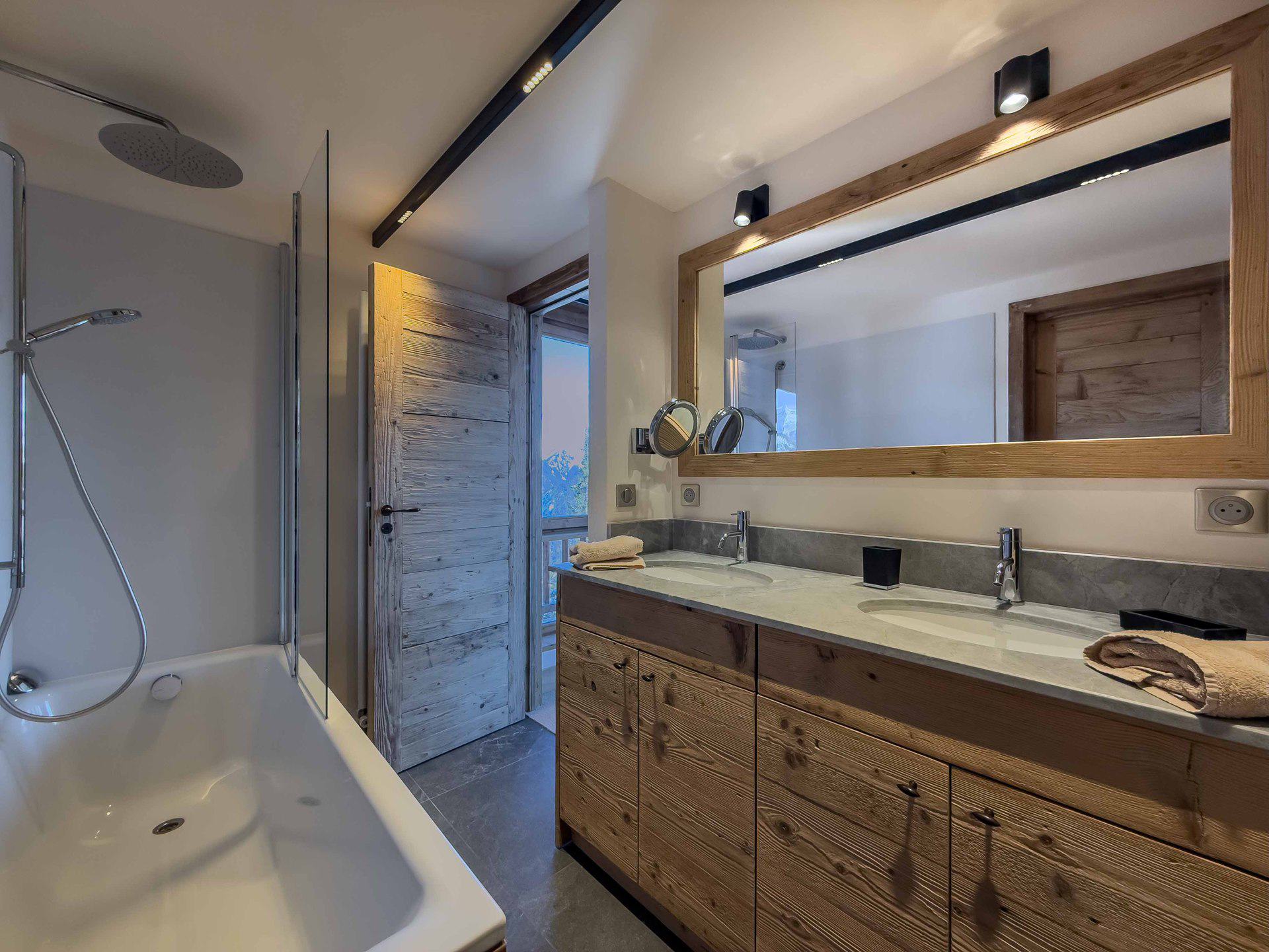 _lv_images__lot_0075553883_10_1448329