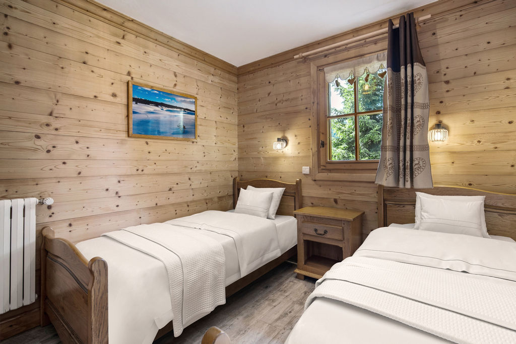 _lv_images__lot_0075554016_09_1445682