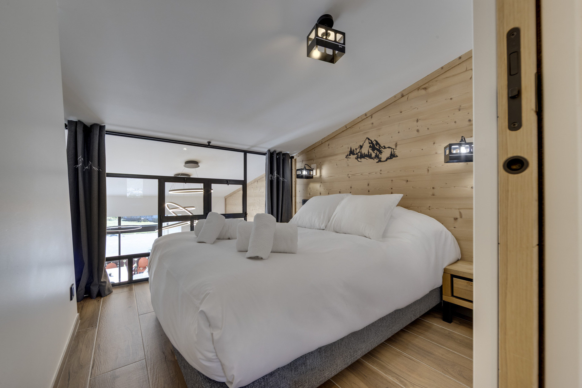 _lv_images__lot_0075554056_08_1447044