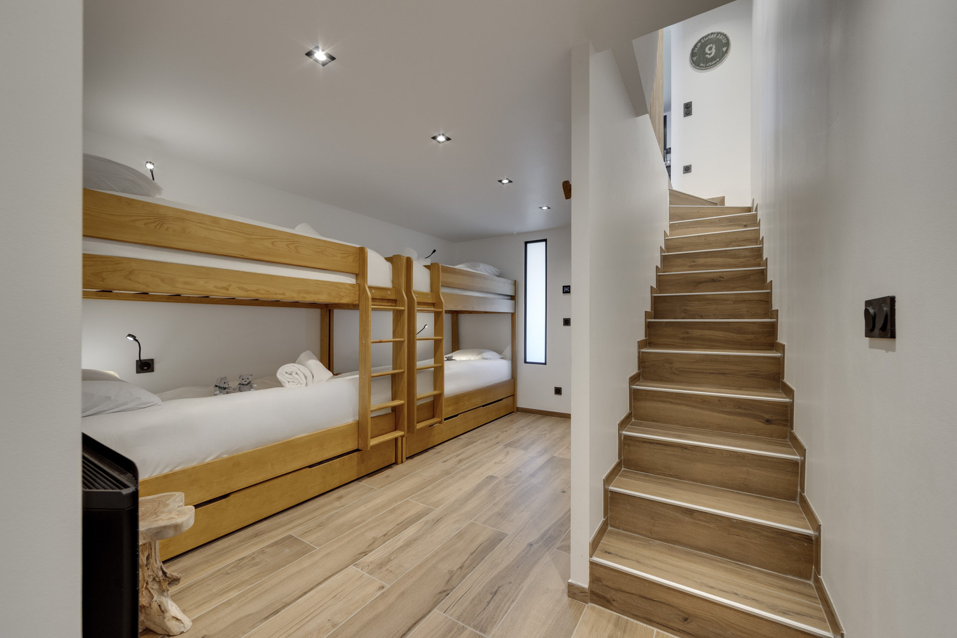 _lv_images__lot_0075554056_12_1447048