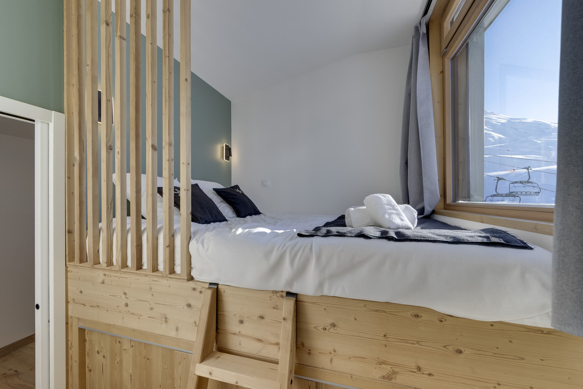 _lv_images__lot_0075554145_12_1447525