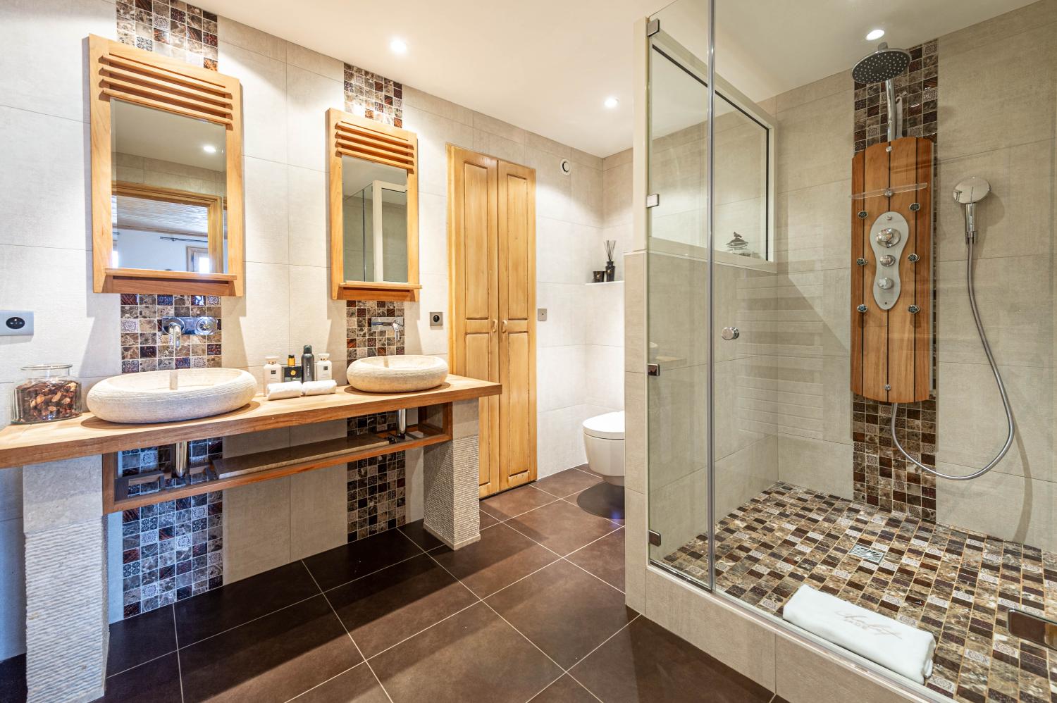 a211bd53-d4a0-431c-af1a-83780e941232-1451651