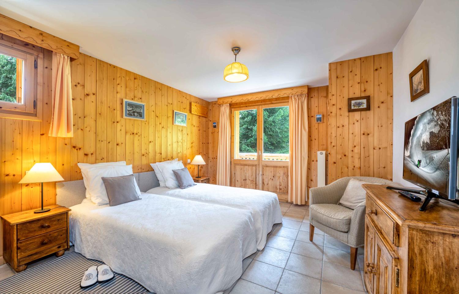 a6ecd057-7d35-4de7-a745-cce108c85973-1451561