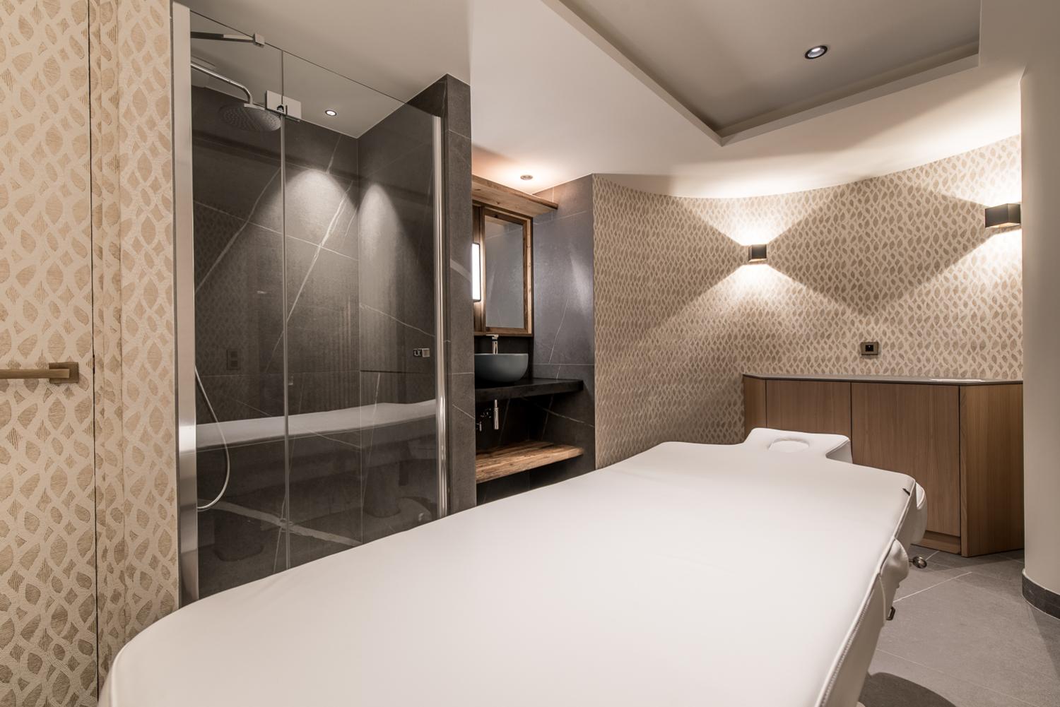 a9f1f2ef-4727-4bcb-88d9-62a97adcd9b4-1450767