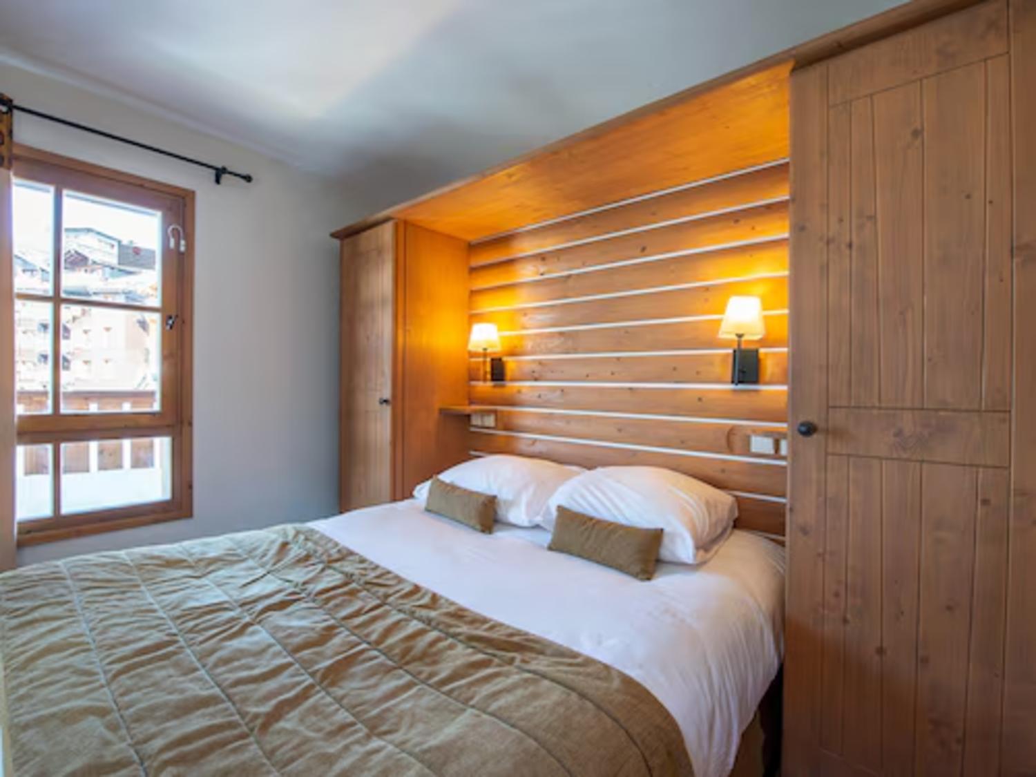 aaa-107887-43-1015645