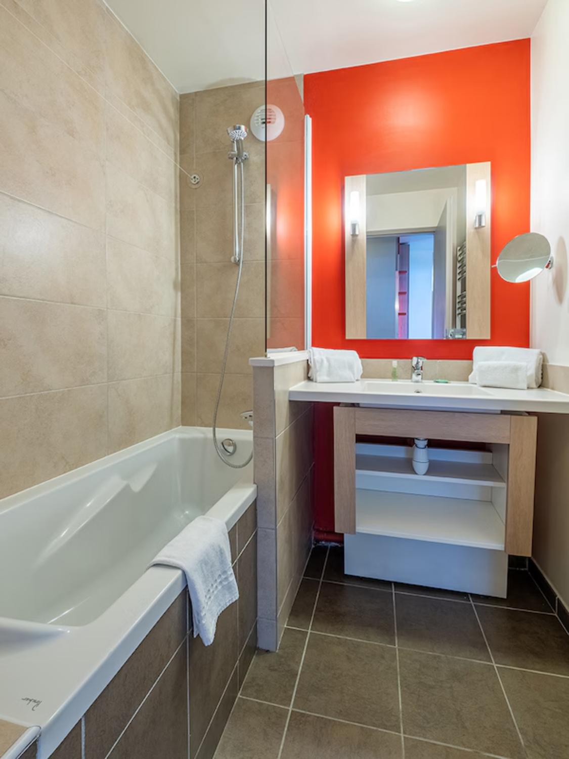 aaa-145808-34-999935