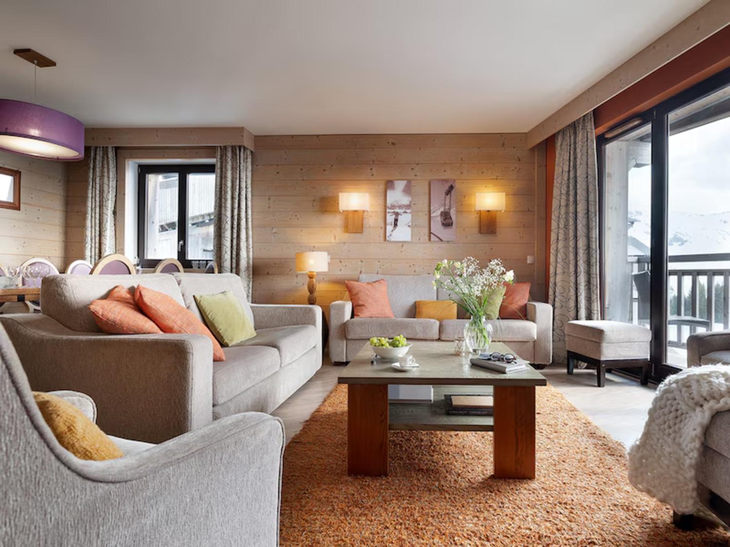 aaa-148256-43-1344534