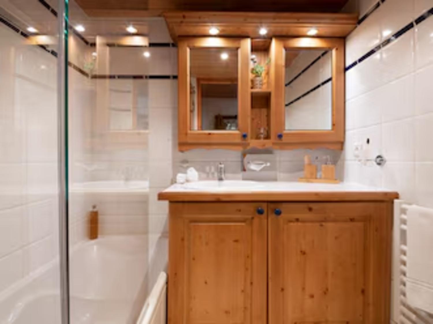 aaa-148447-43-1038774