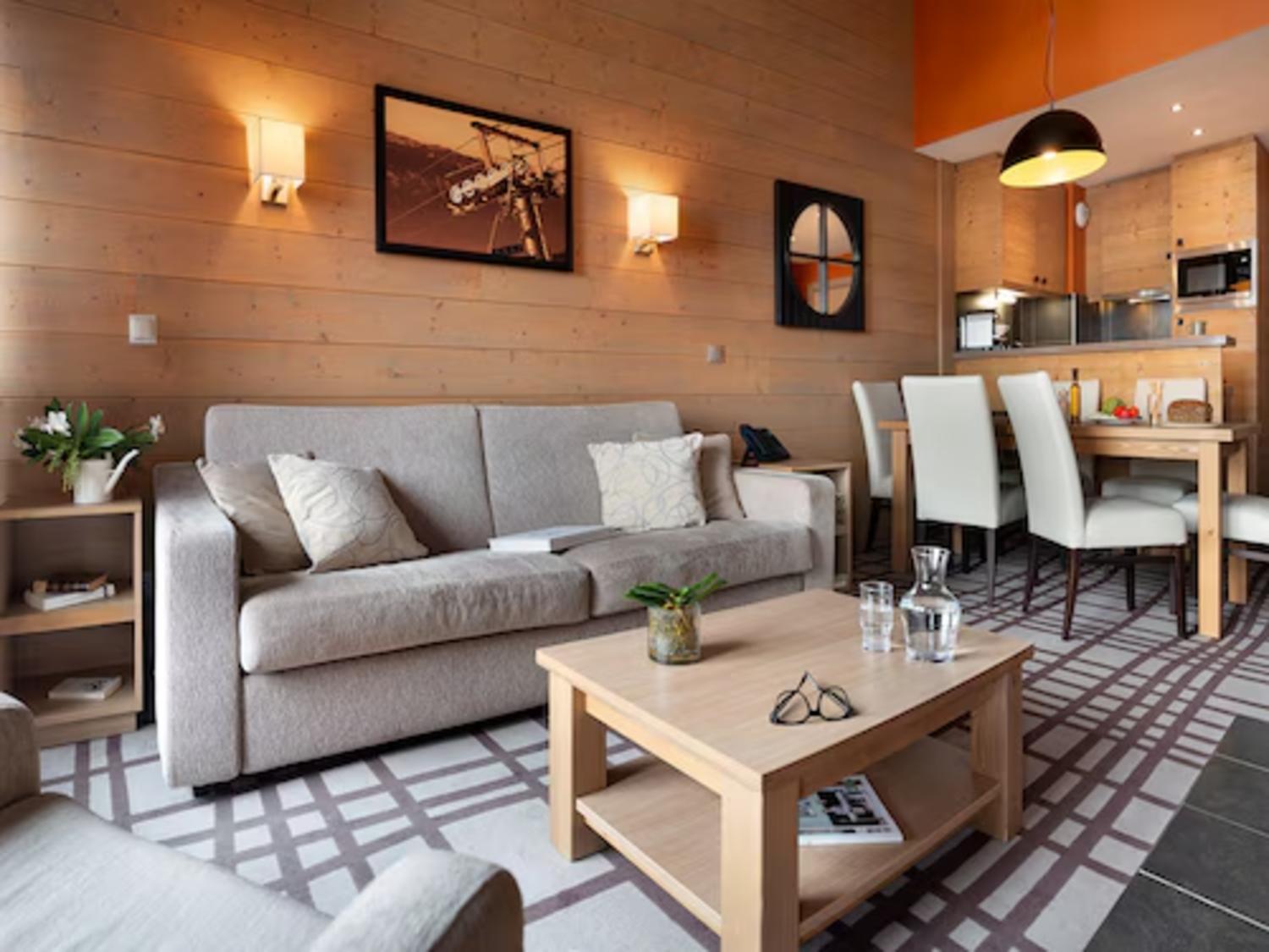 aaa-148486-43-1000052