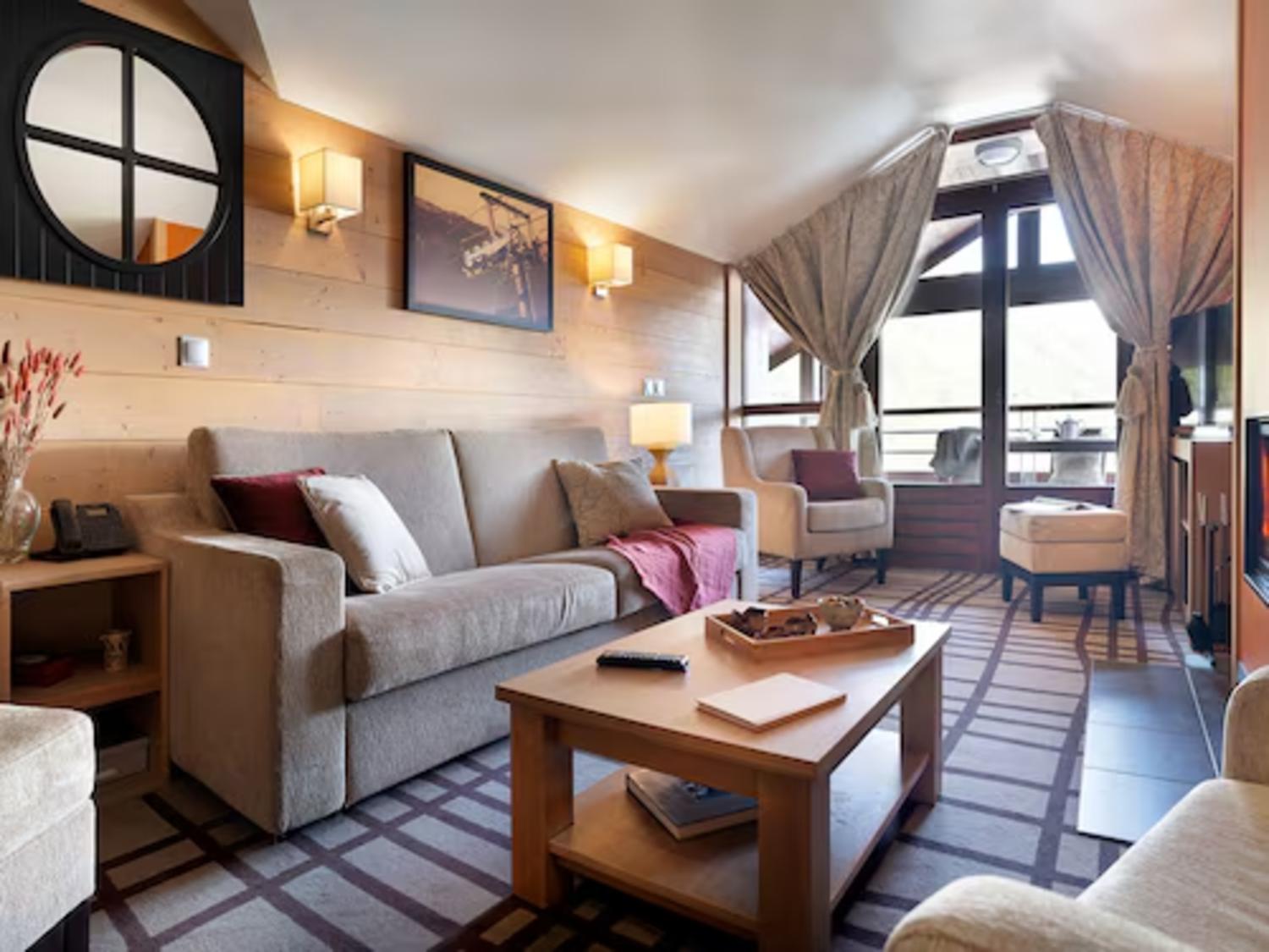 aaa-148502-43-1000061