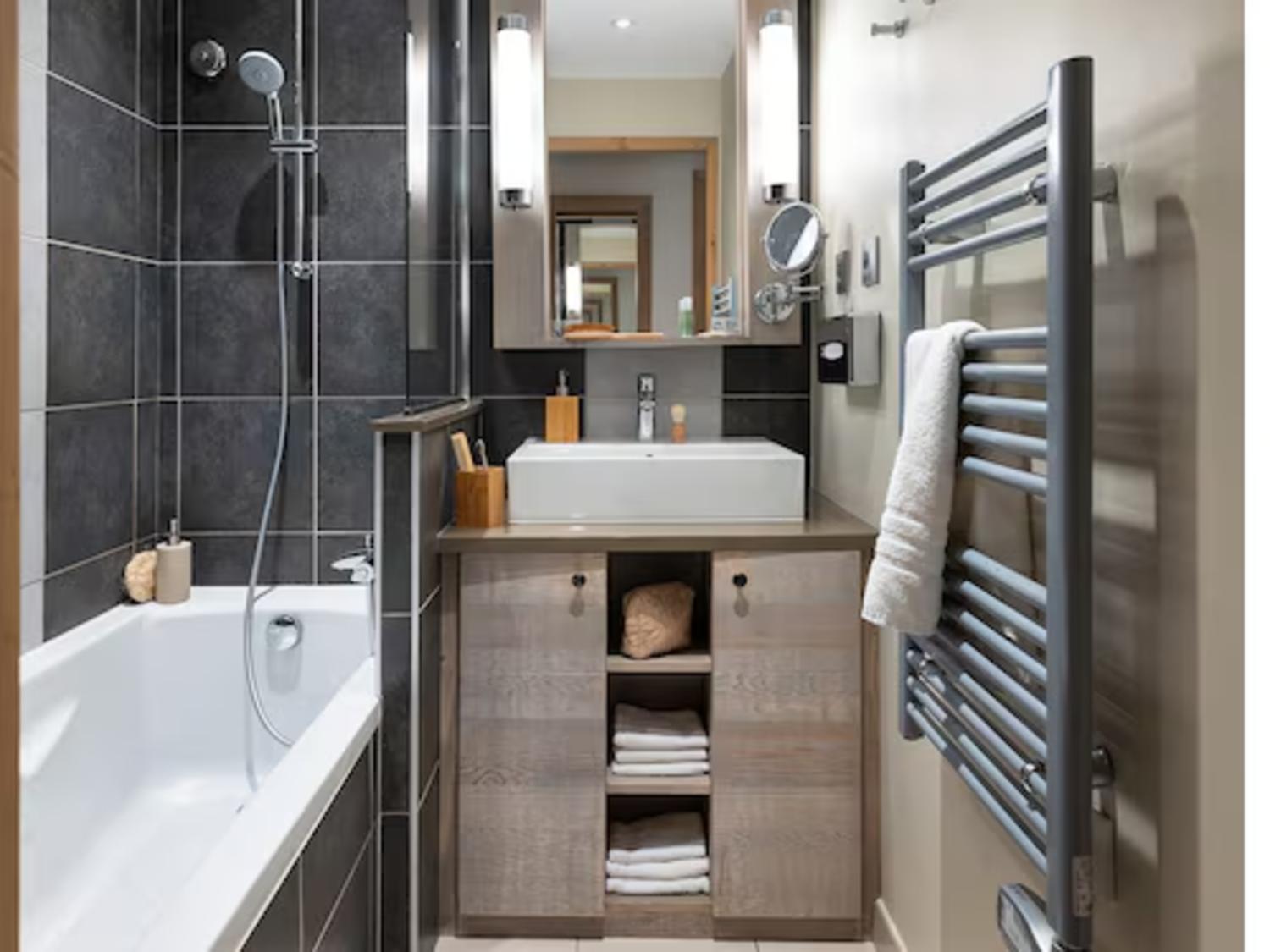 aaa-148514-43-1000016