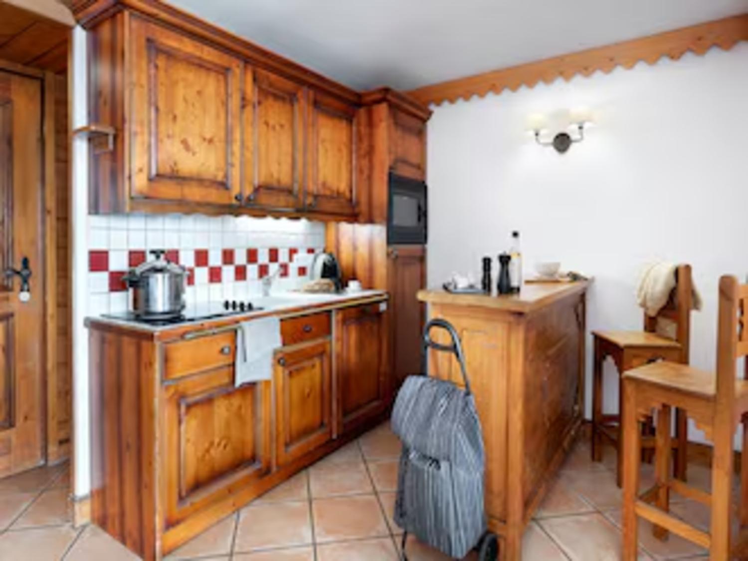 aaa-160423-43-1038836