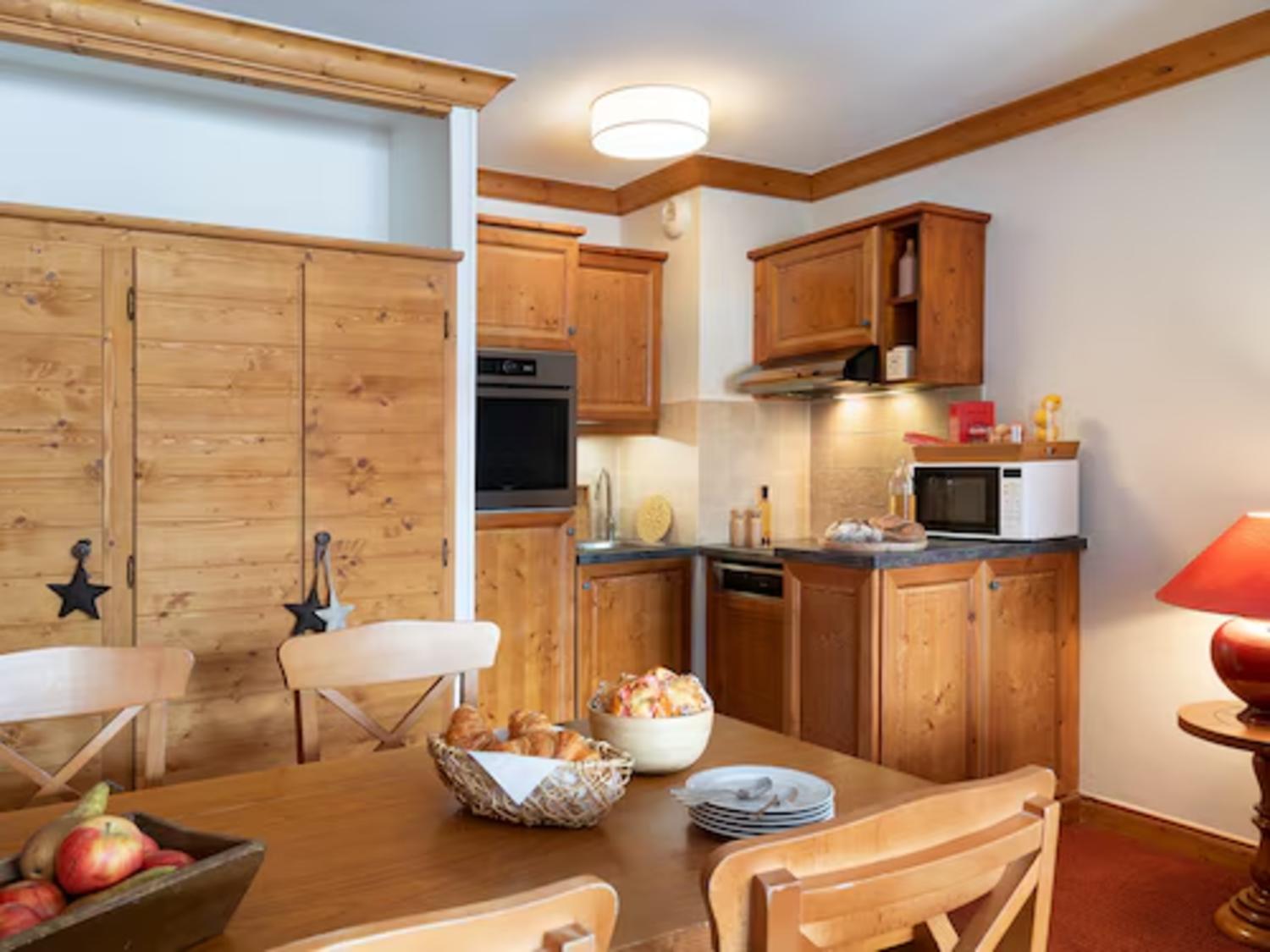 aaa-160642-43-1015633