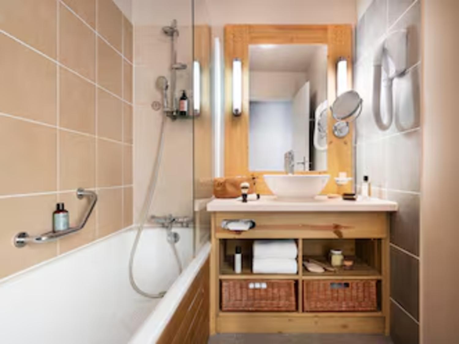 aaa-169847-43-1000071