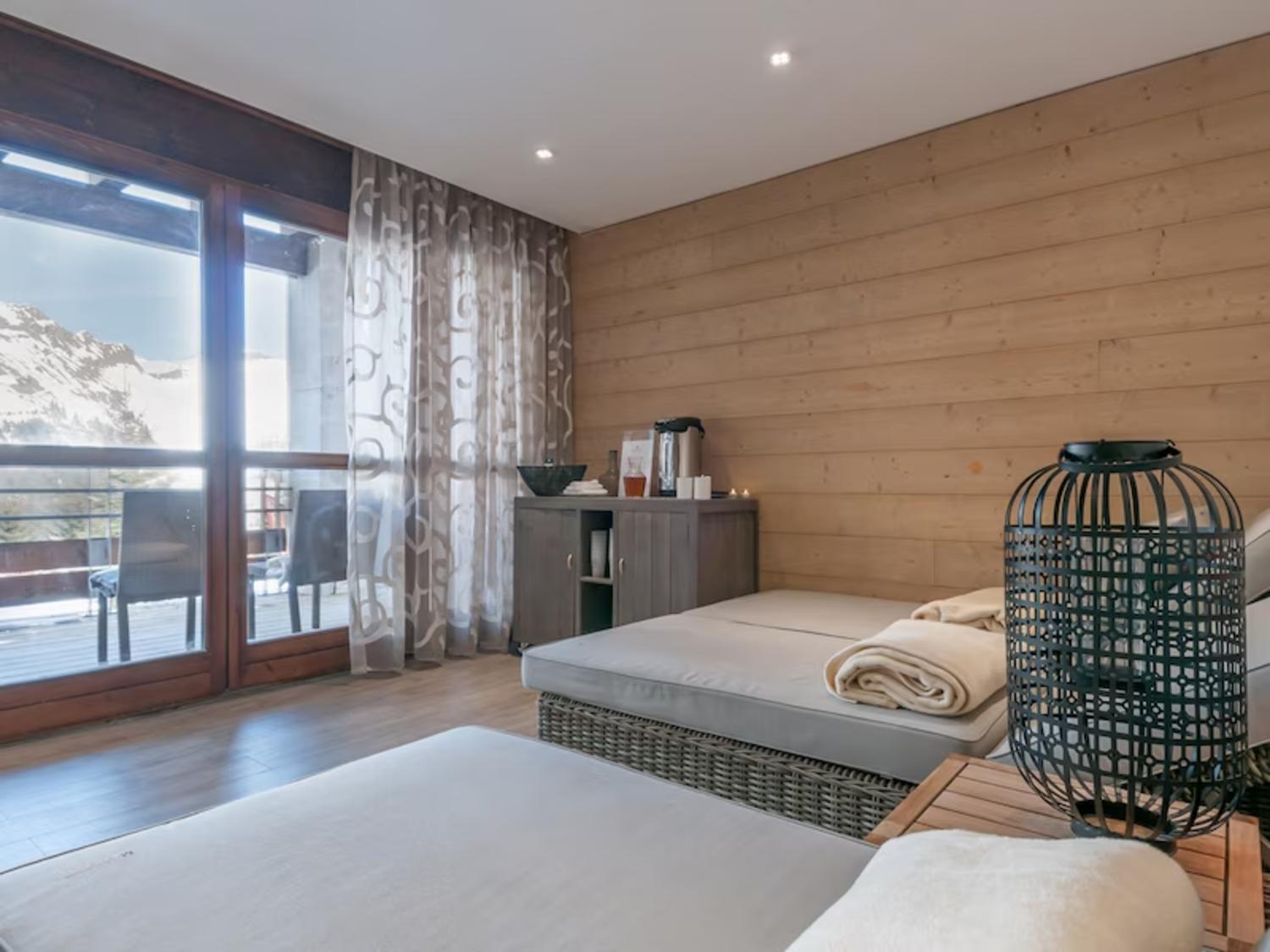 aaa-70717-43-1007809