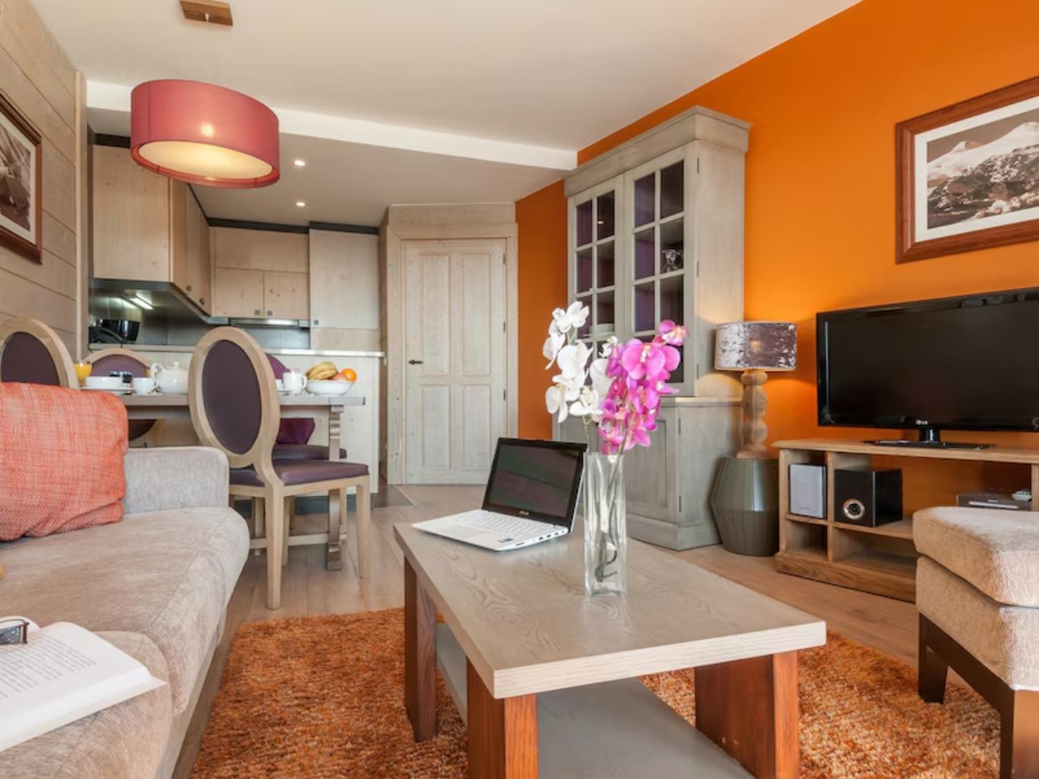 aaa-72448-43-1344505