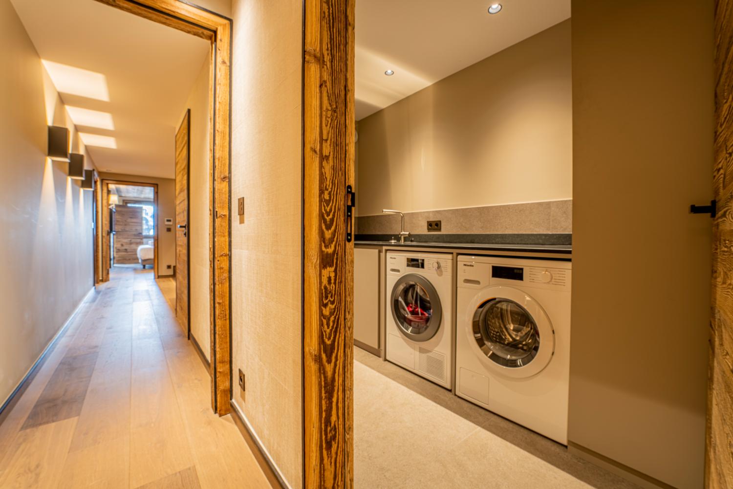apartment-duplex-little-himalaya-vdo-meribel-laundry-area-1453729