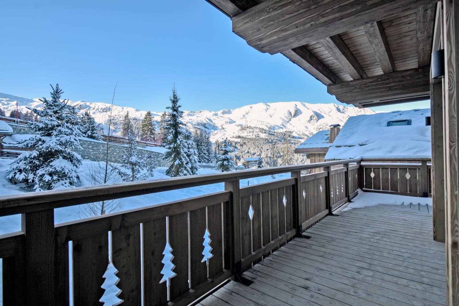 apartment-grizzly-lgcdp-meribel-balcony-1453875