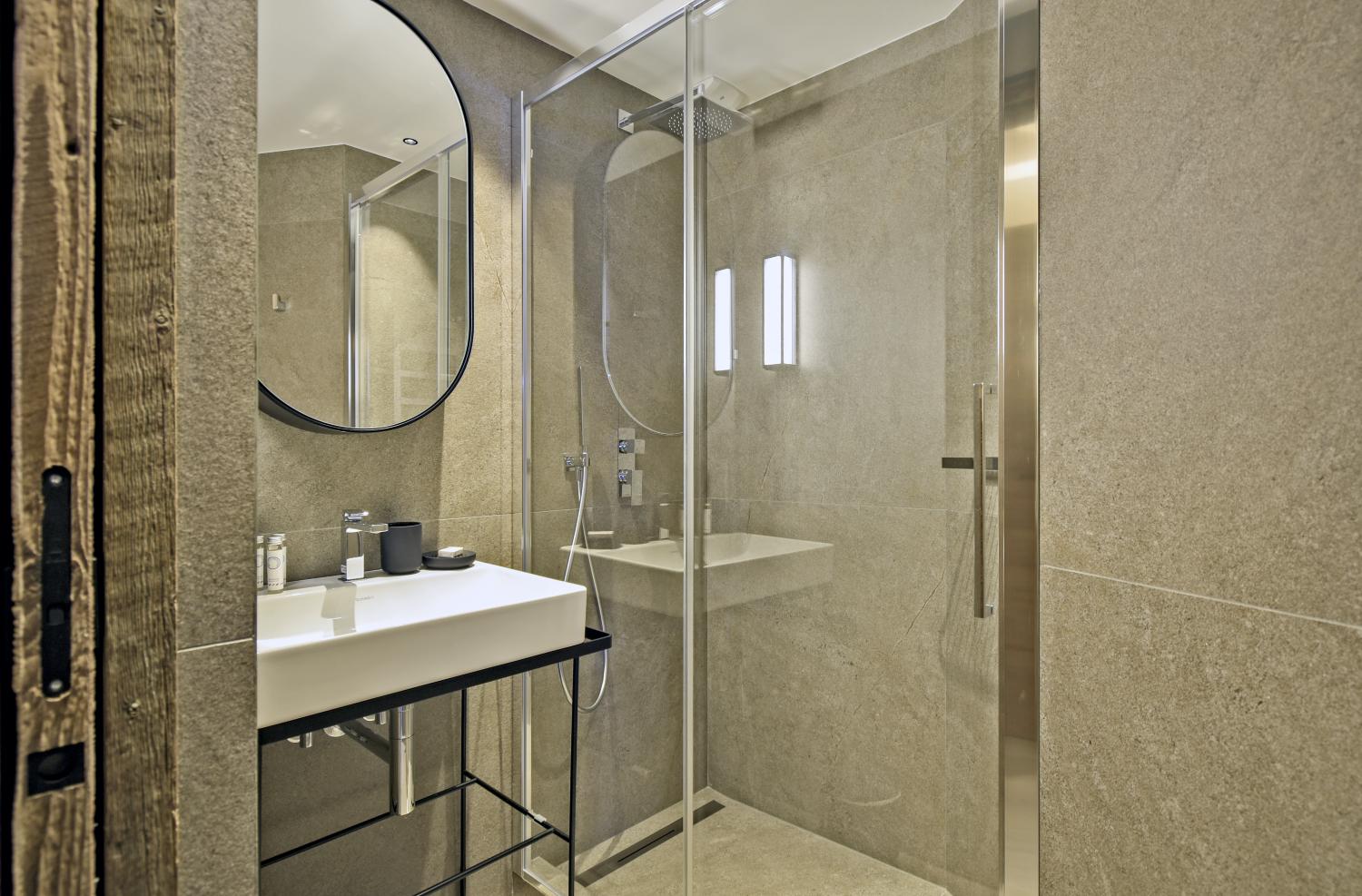 apartment-grizzly-lgcdp-meribel-bathroom-1453877