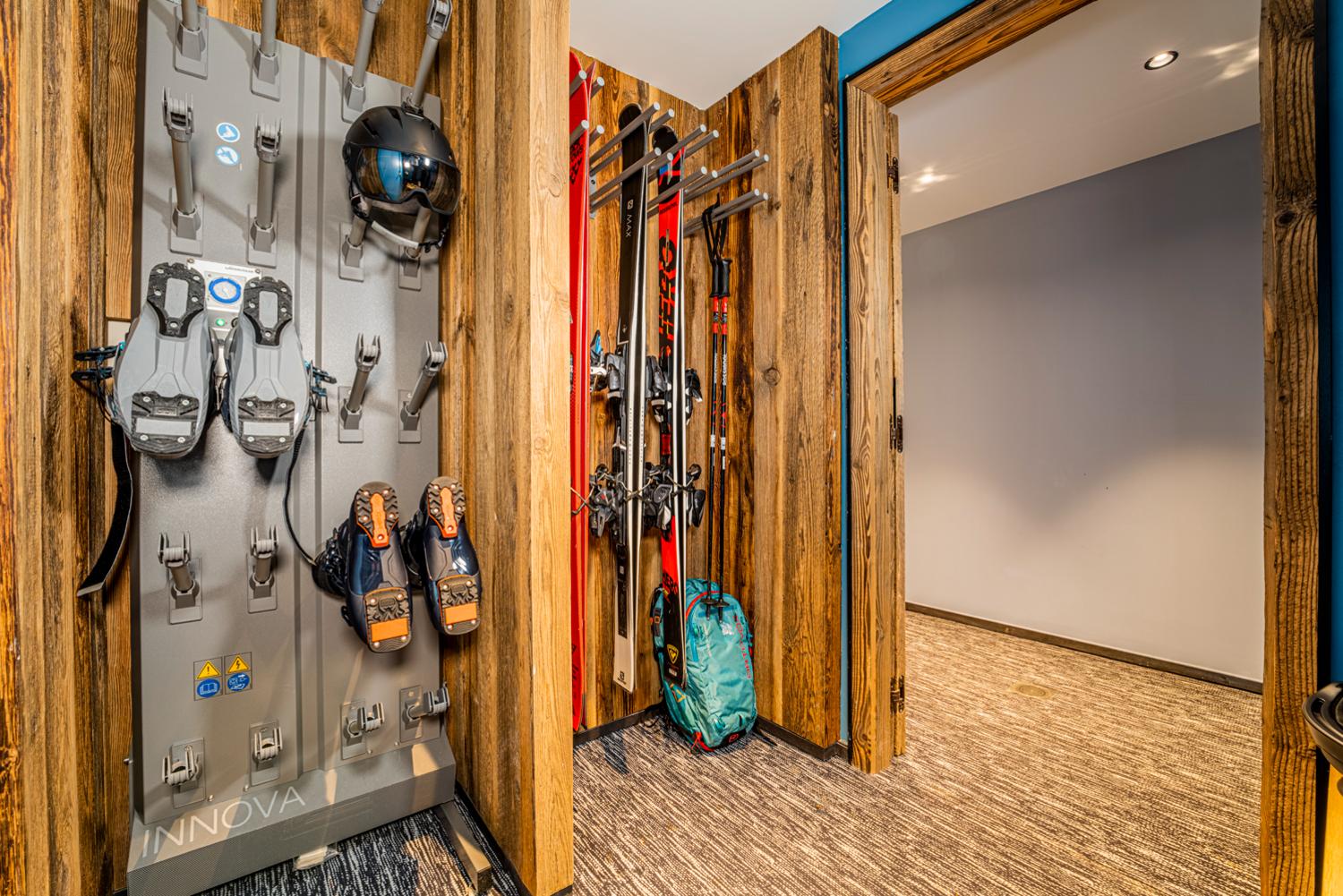 apartment-grizzly-lgcdp-meribel-ski-locker-2-1453891