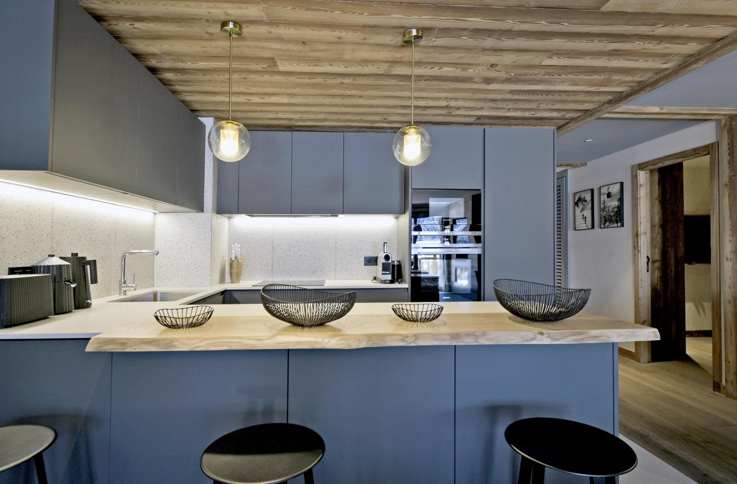 apartment-isba-002-barnes-meribel-kitchen-2-1453375